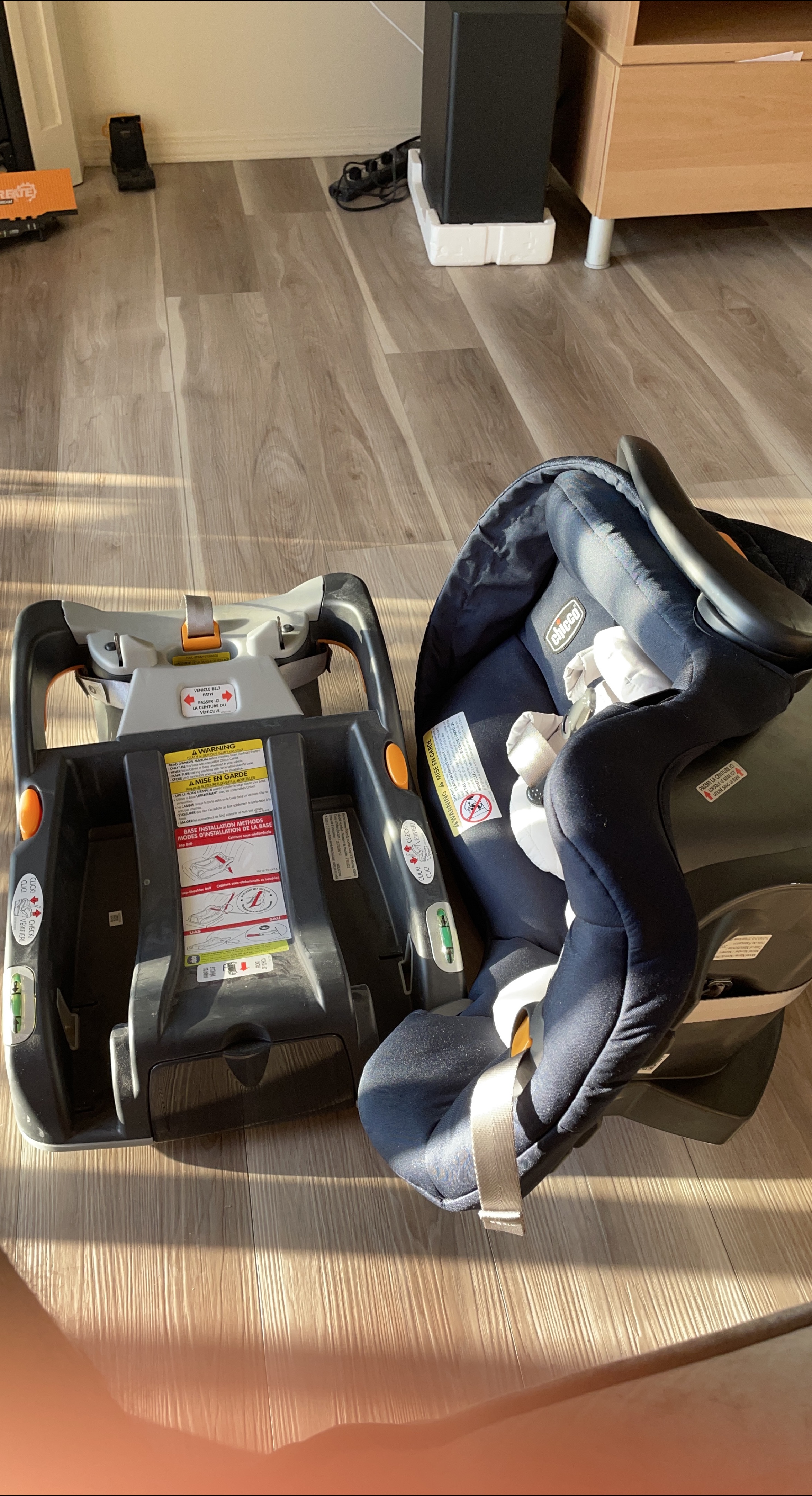 Chicco Car Seat with Base thumbnail