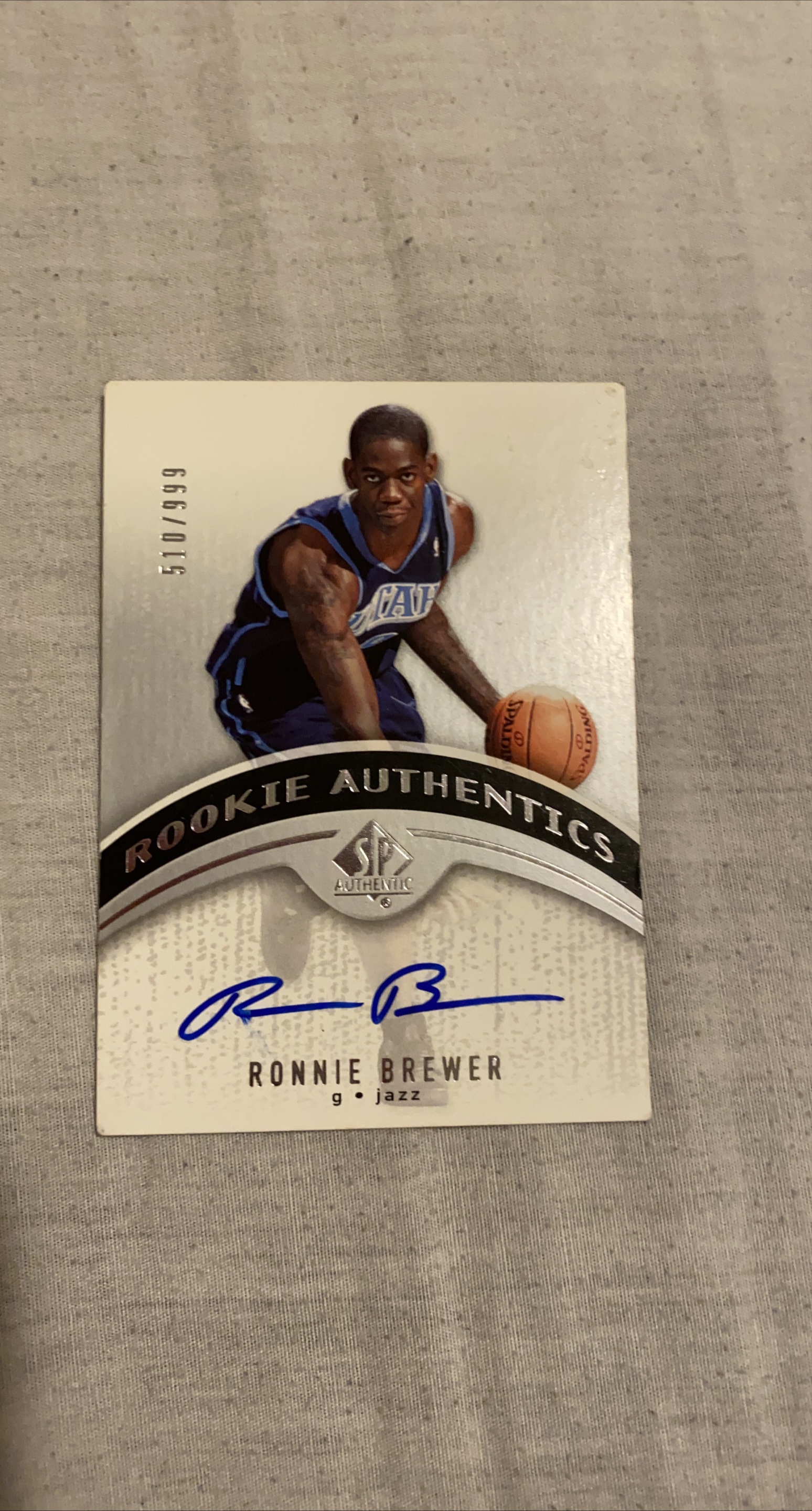 Ronnie Brewer Rookie Authentics Autographed Card