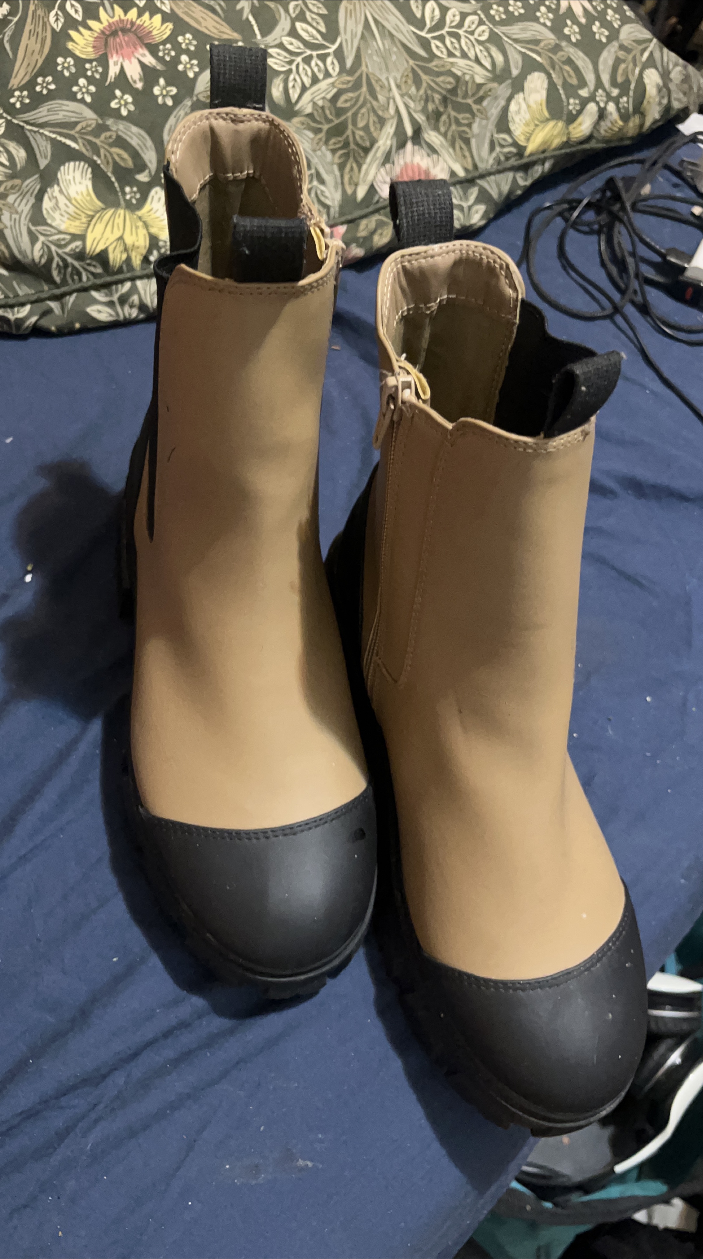 Tan & Black Ankle Boots thumbnail