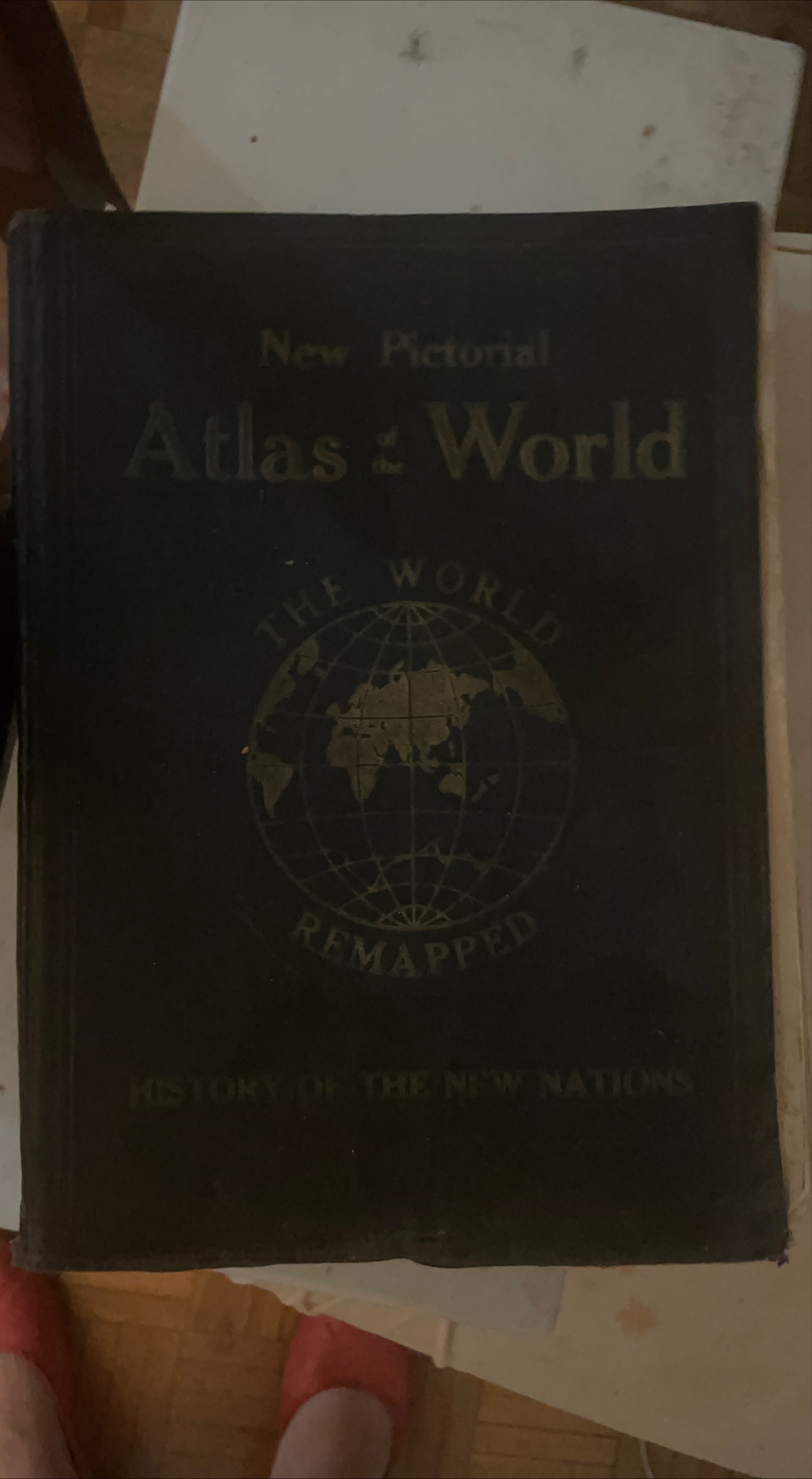 New Pictorial Atlas of the World thumbnail