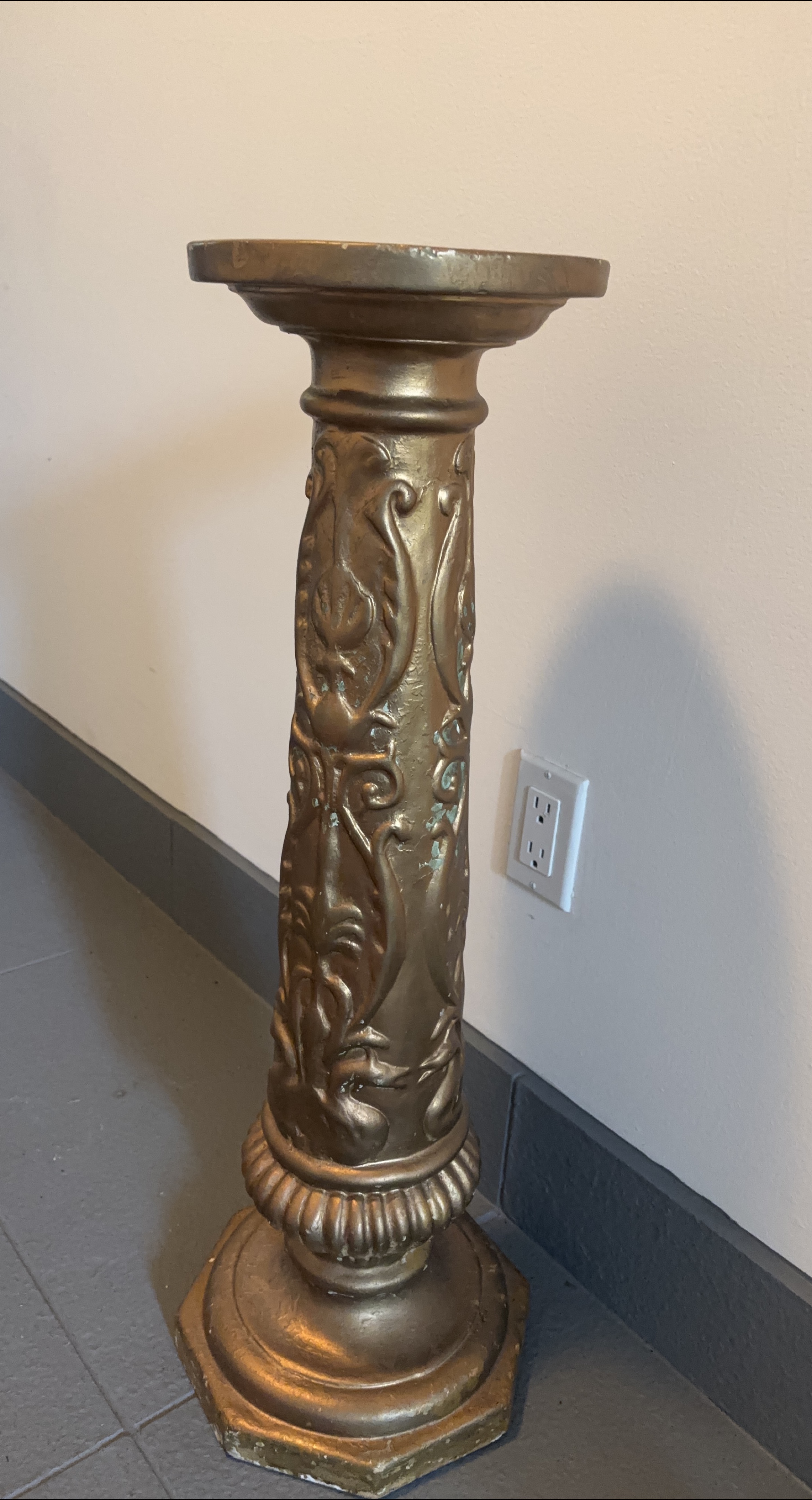 Gold Decorative Pedestal thumbnail
