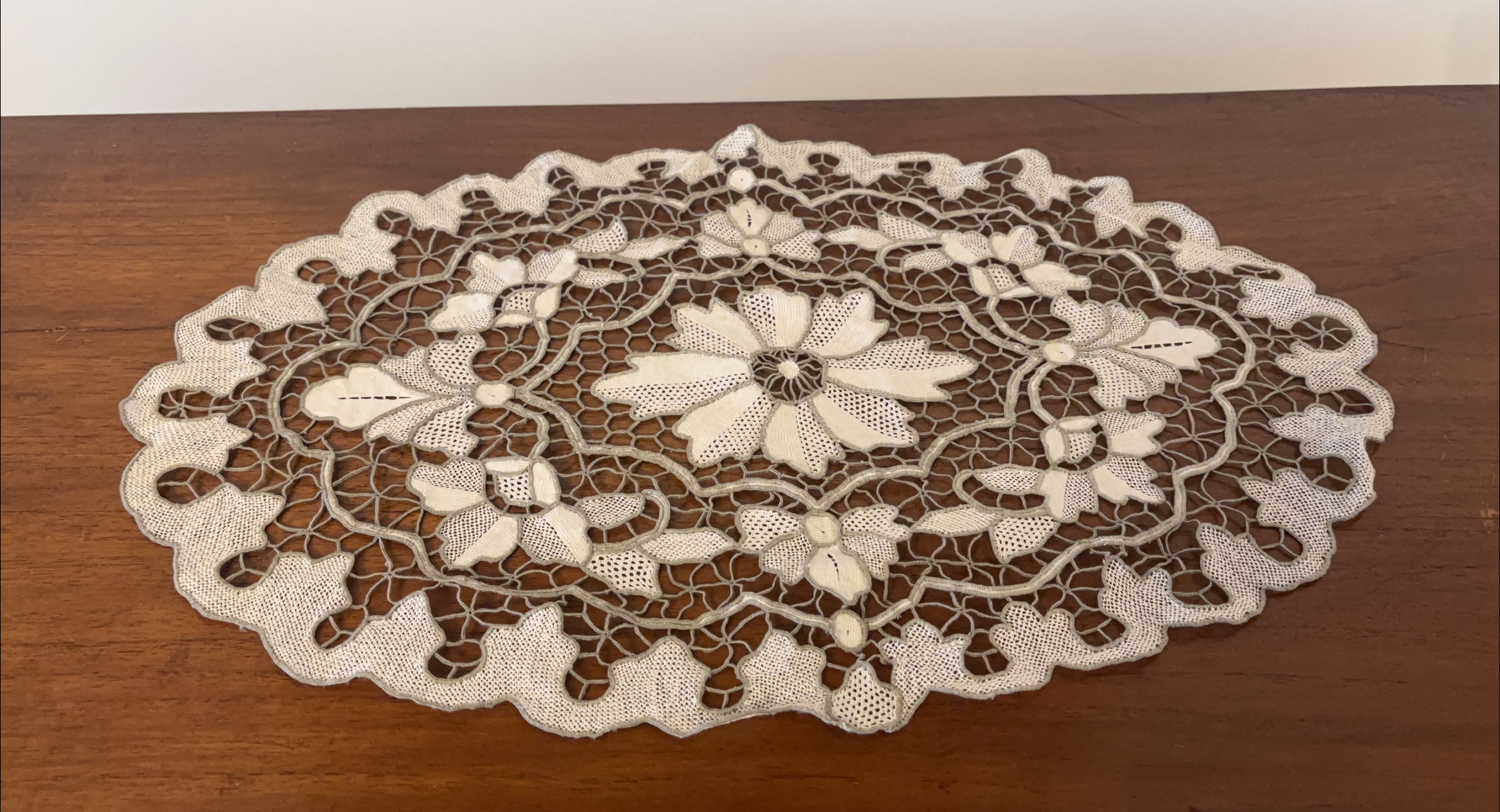 Vintage Floral Lace Doily thumbnail