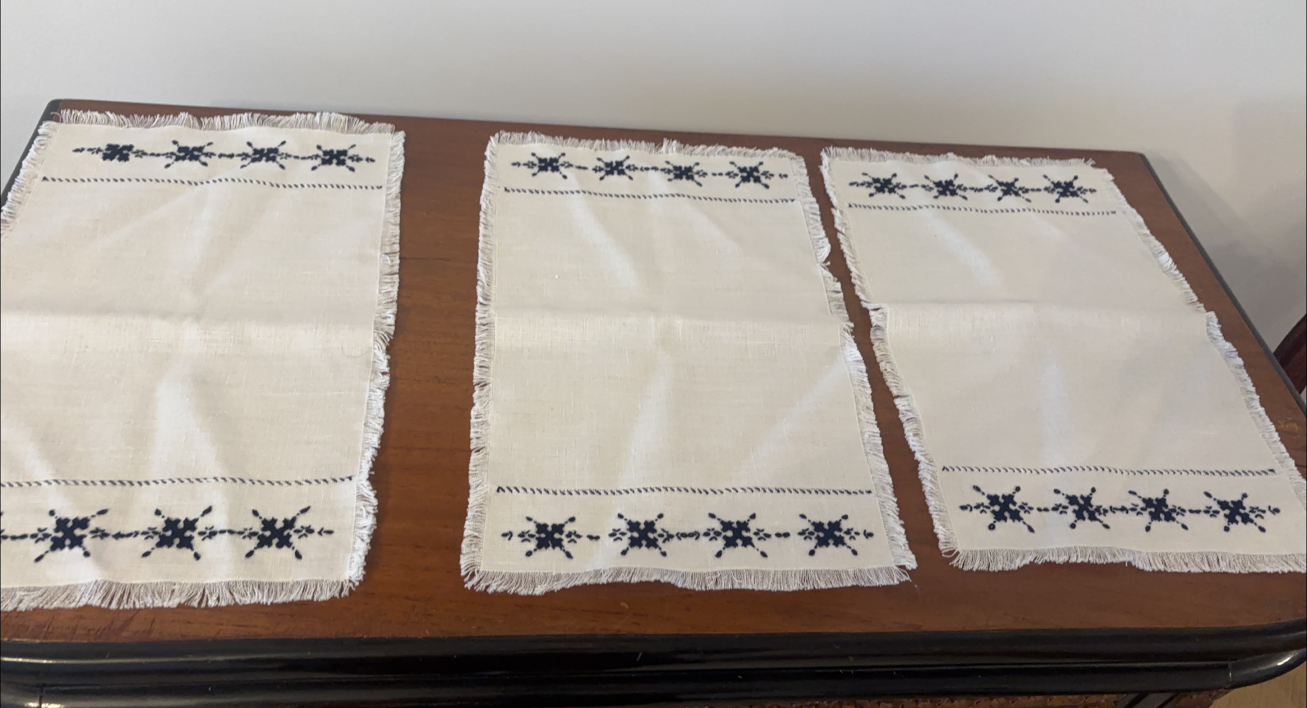 Set of 6 Embroidered Placemats thumbnail