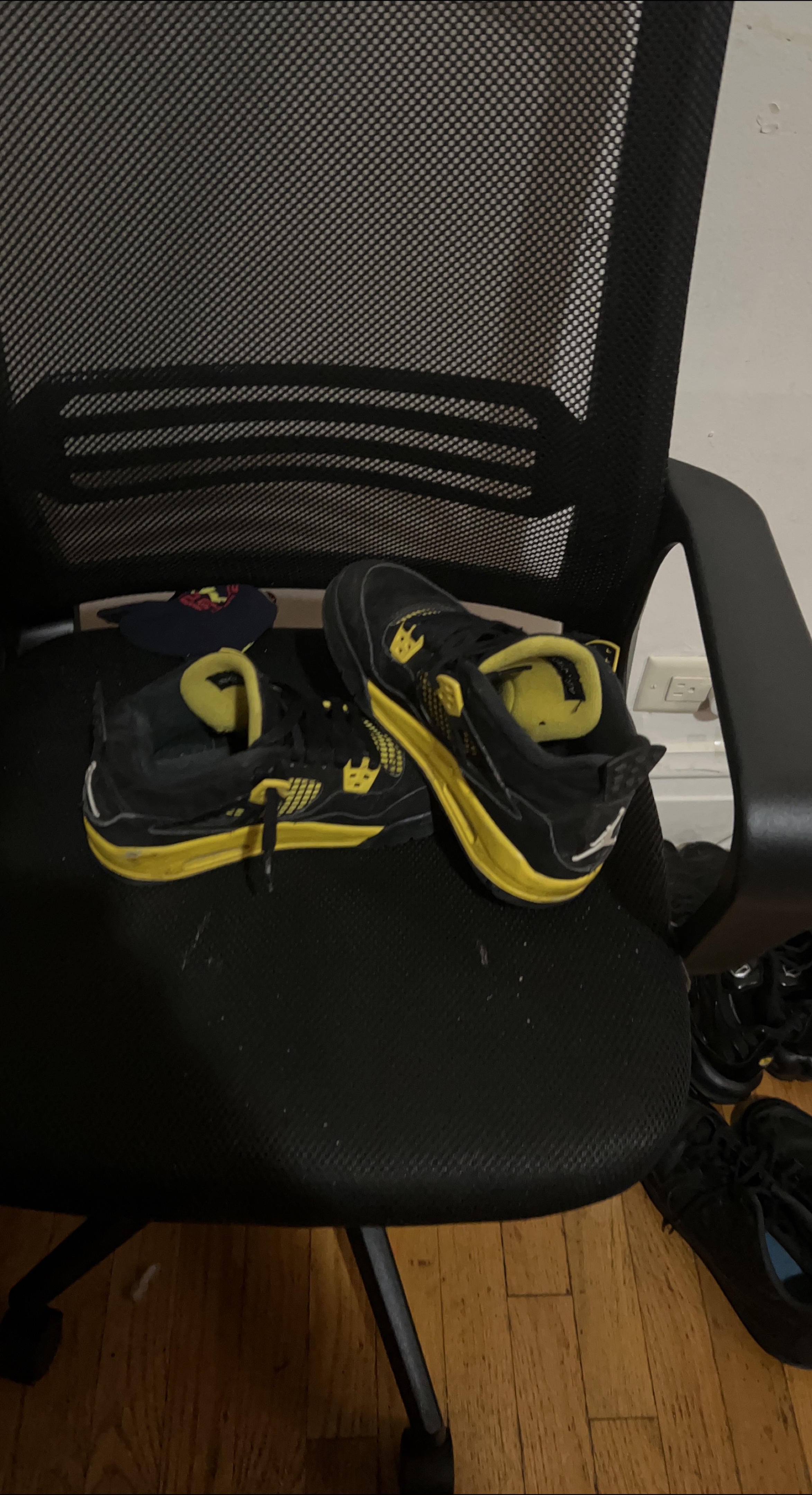 Jordan 4 Retro Lightning