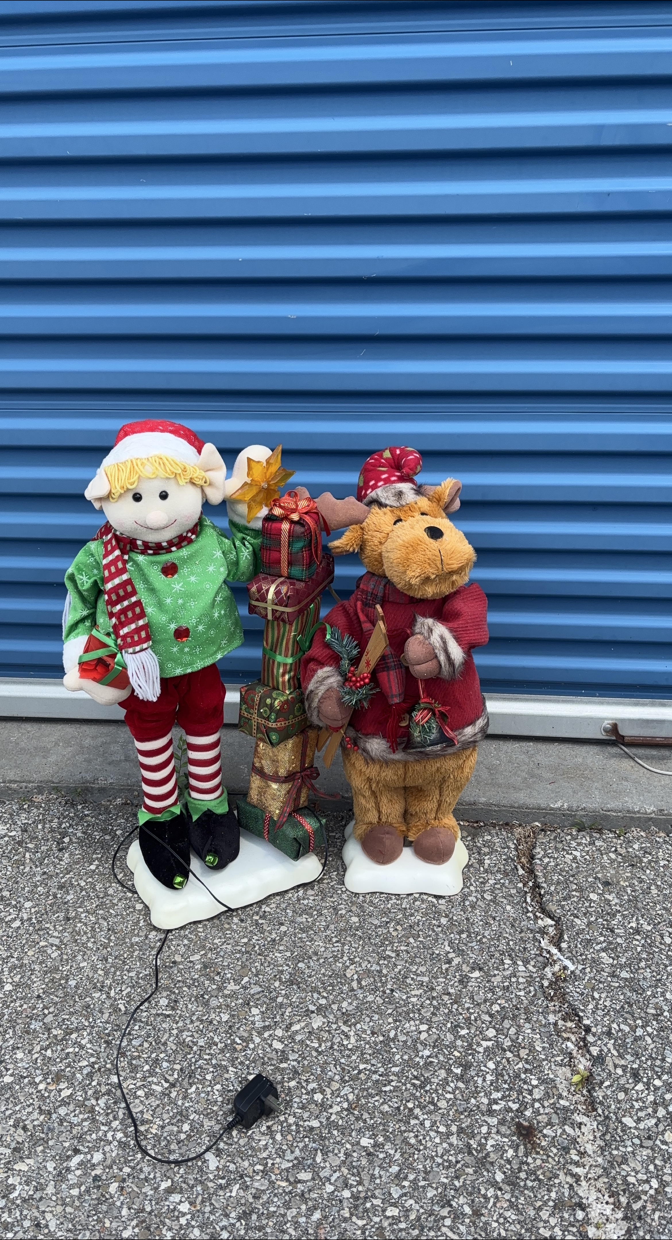 Christmas Elf & Moose Holiday Decor thumbnail