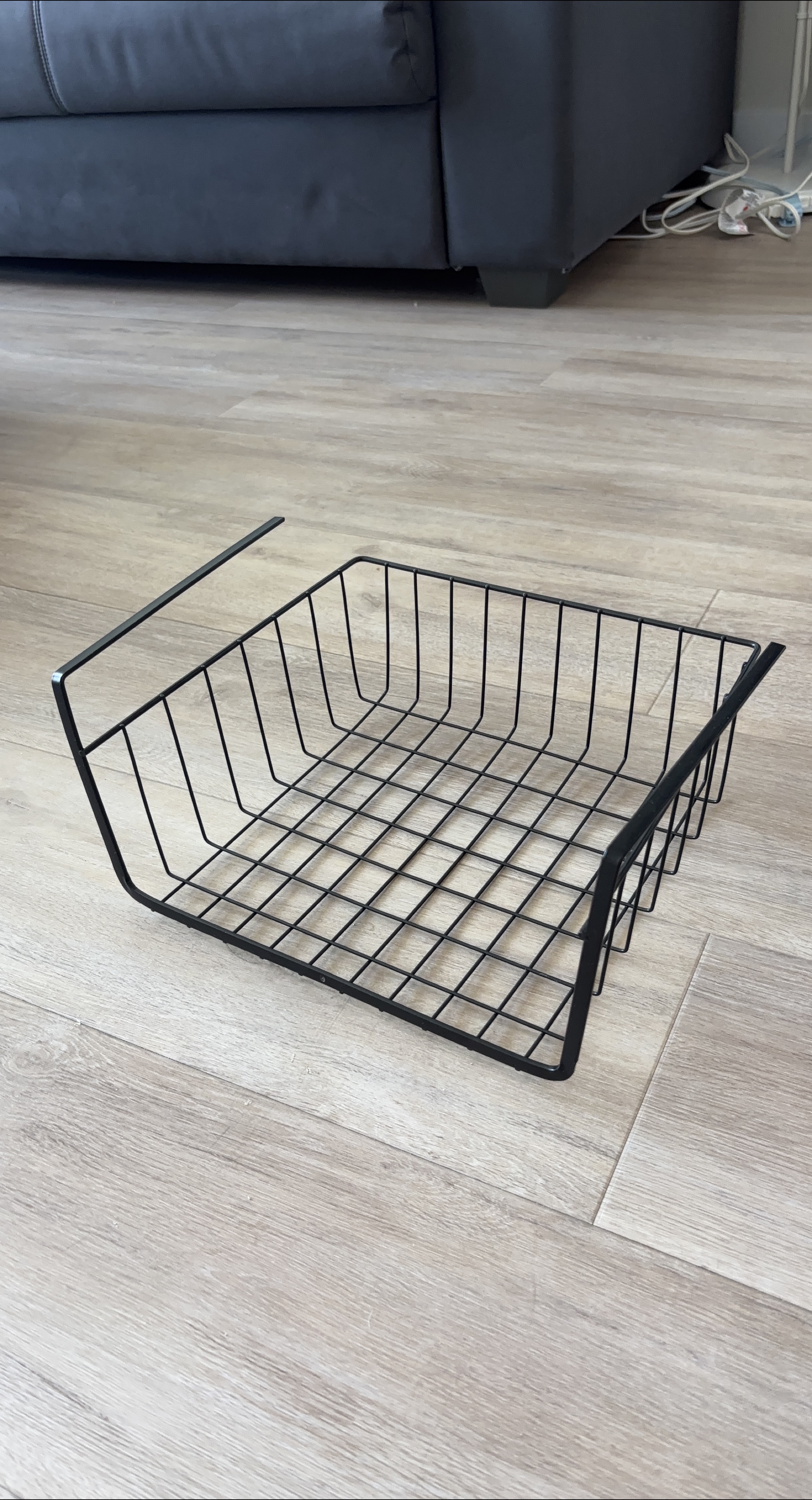 Black Under Shelf Basket thumbnail