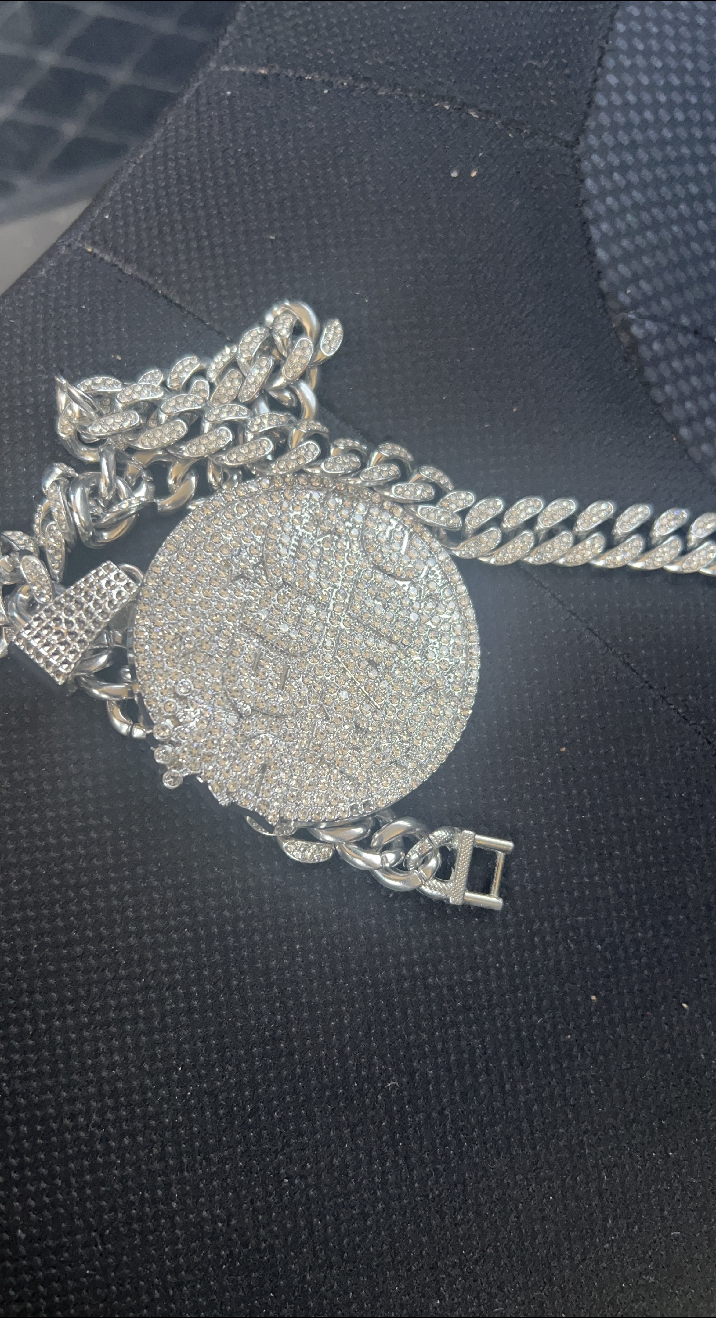 Silver Chain Necklace with Round Pendant thumbnail