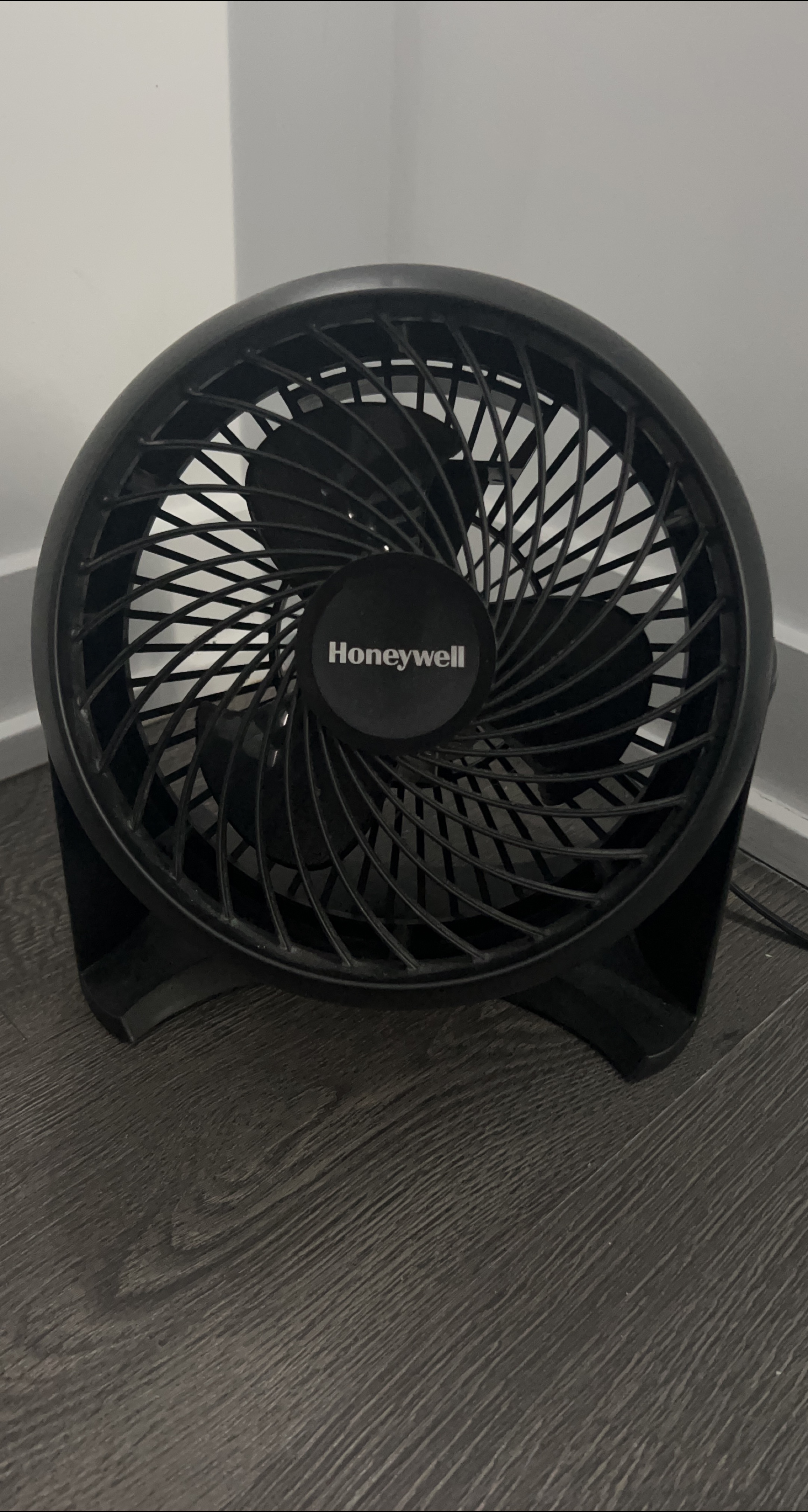 Honeywell Table Fan - Black image indicator(1)
