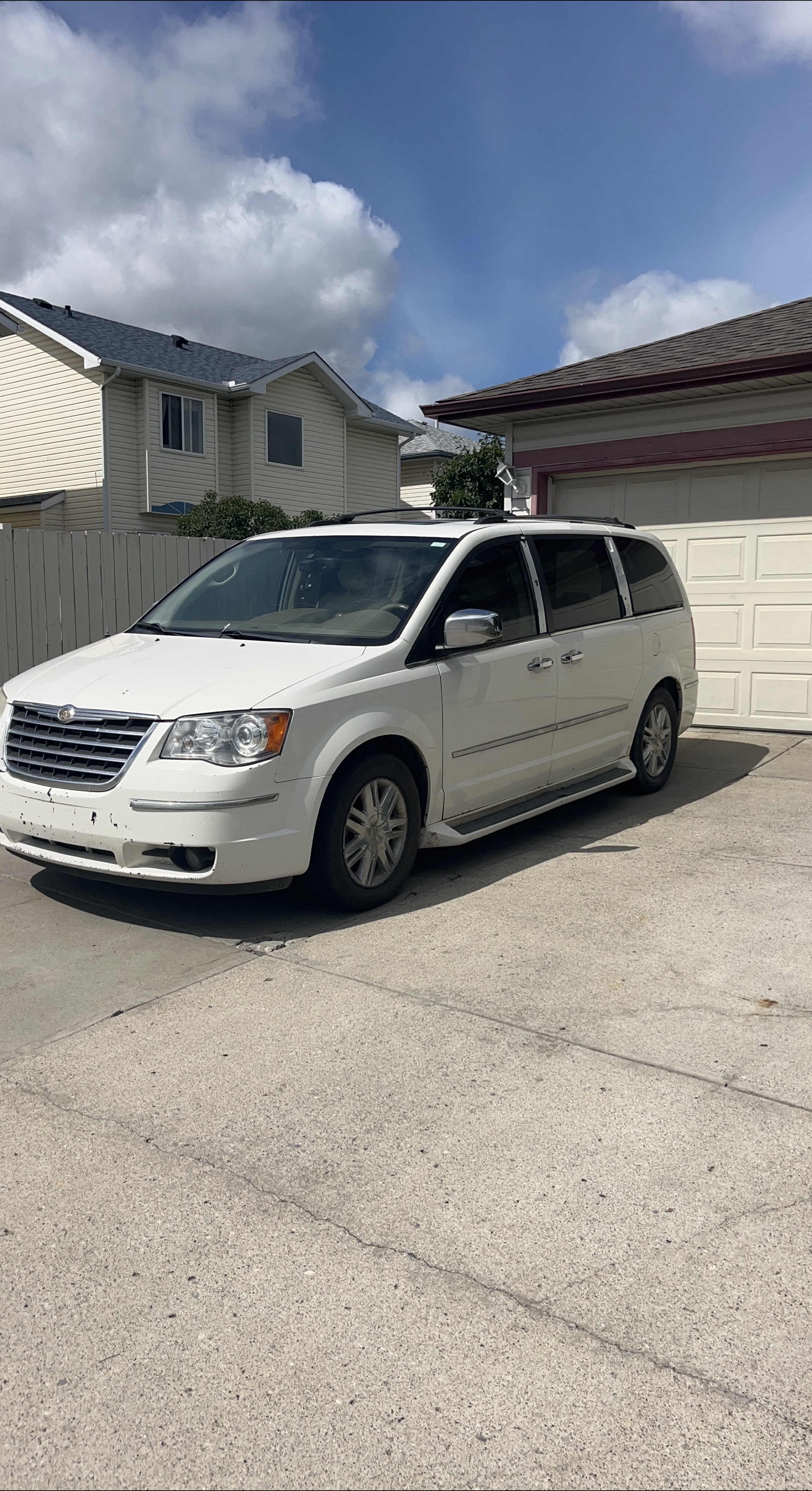 Chrysler Town & Country Minivan