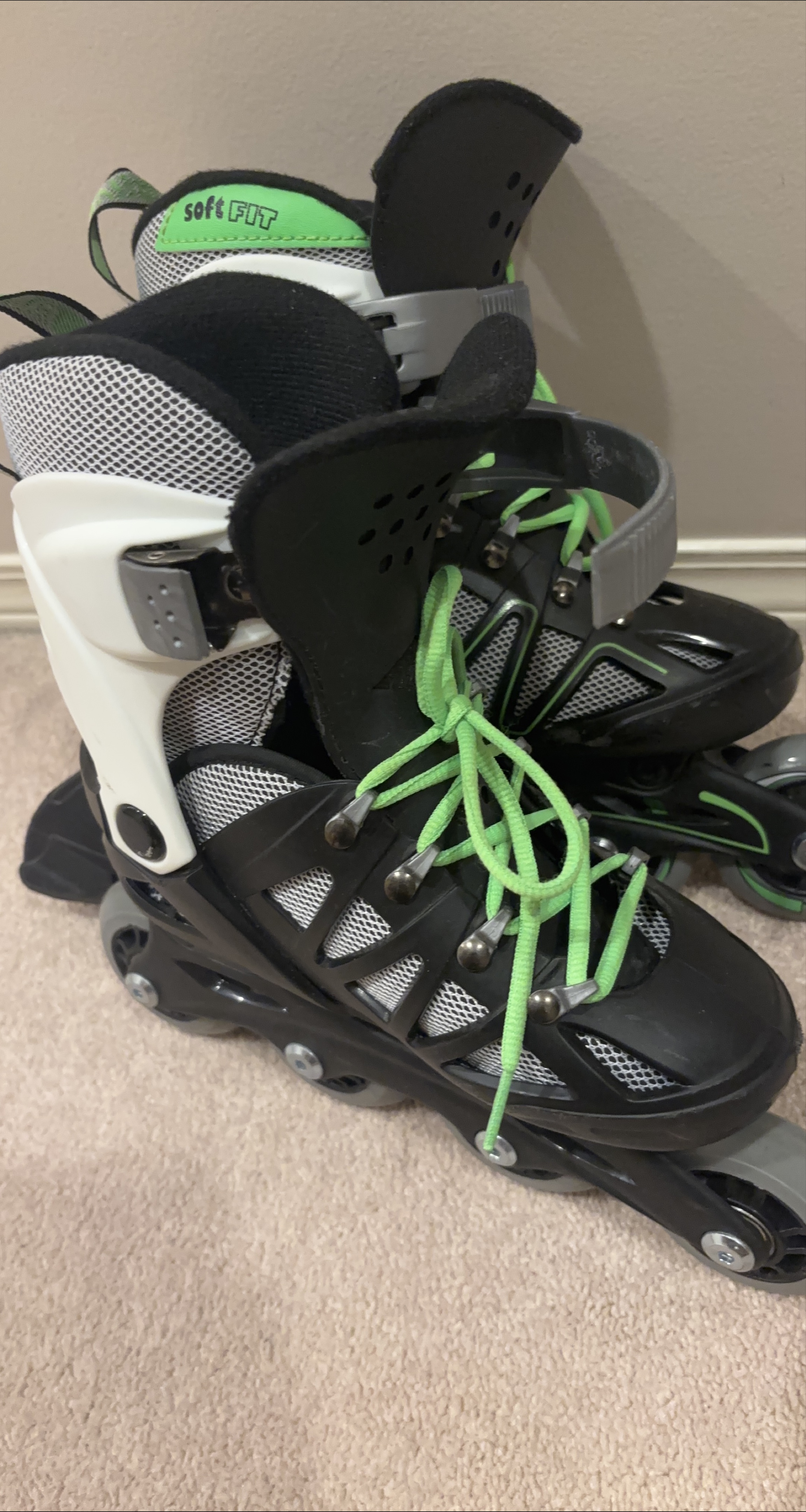 Firefly H4.1 Inline Skates - Size 7 Kids thumbnail