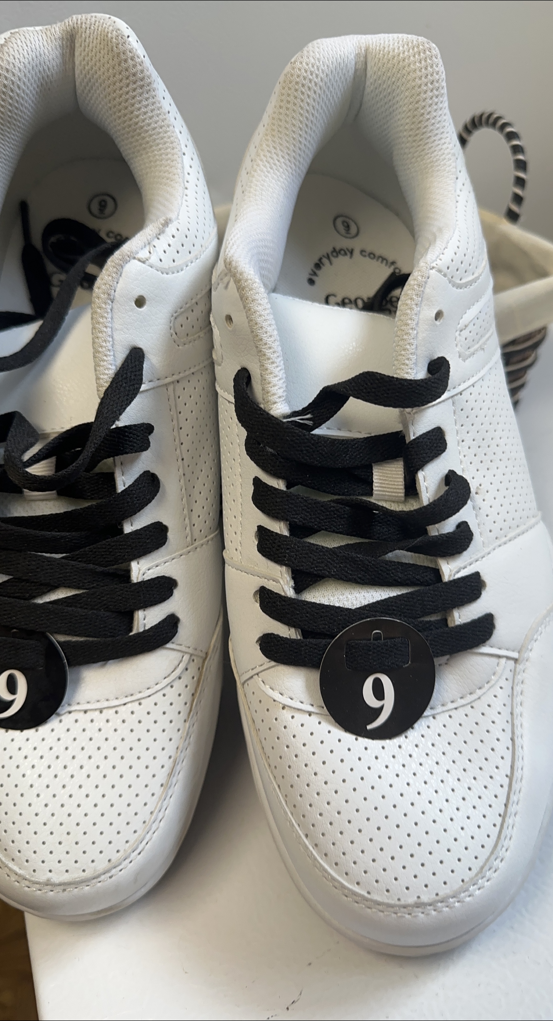 George White Sneakers - Size 9
