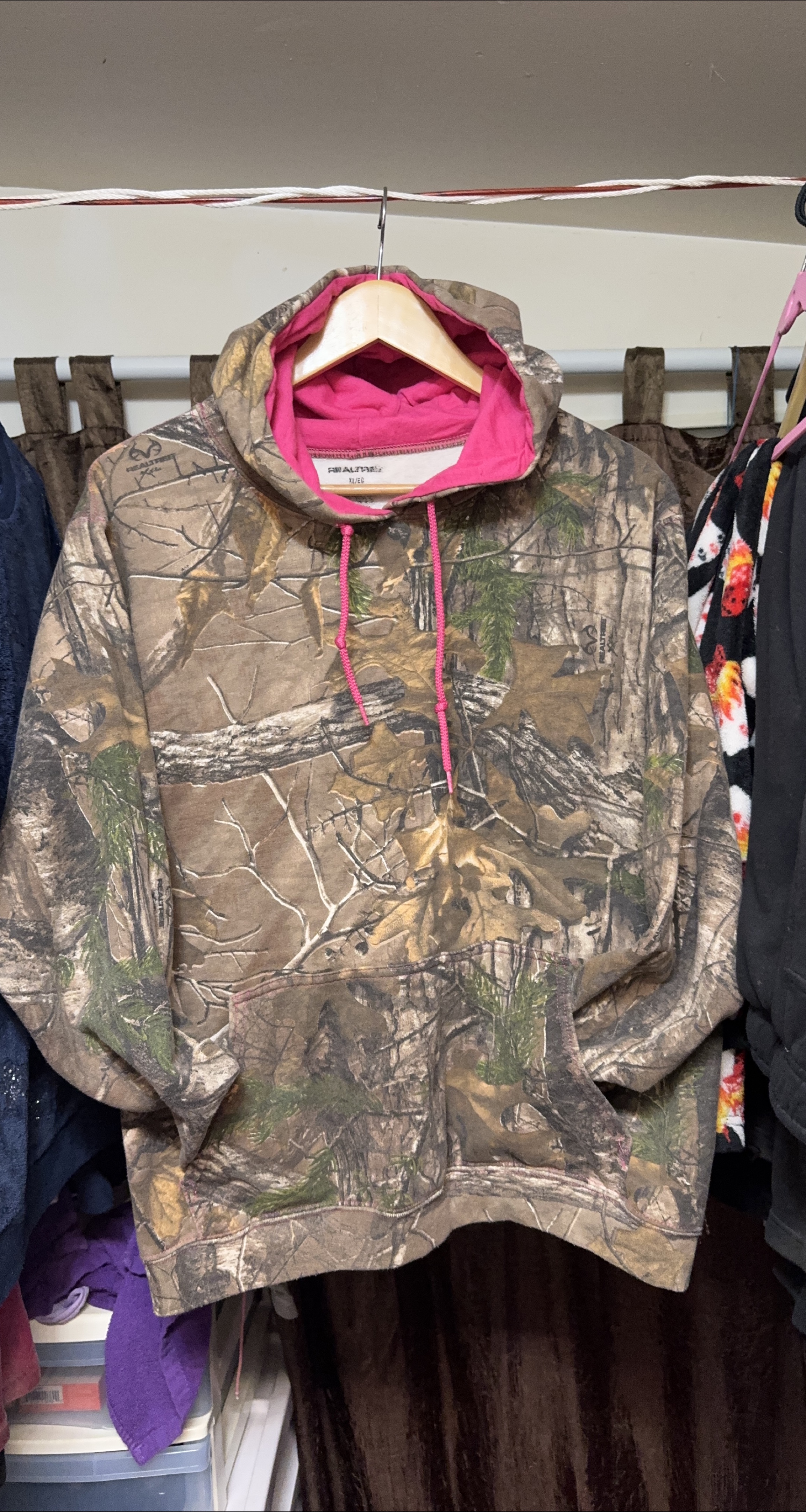 Realtree Camo Hoodie - Women's XL thumbnail