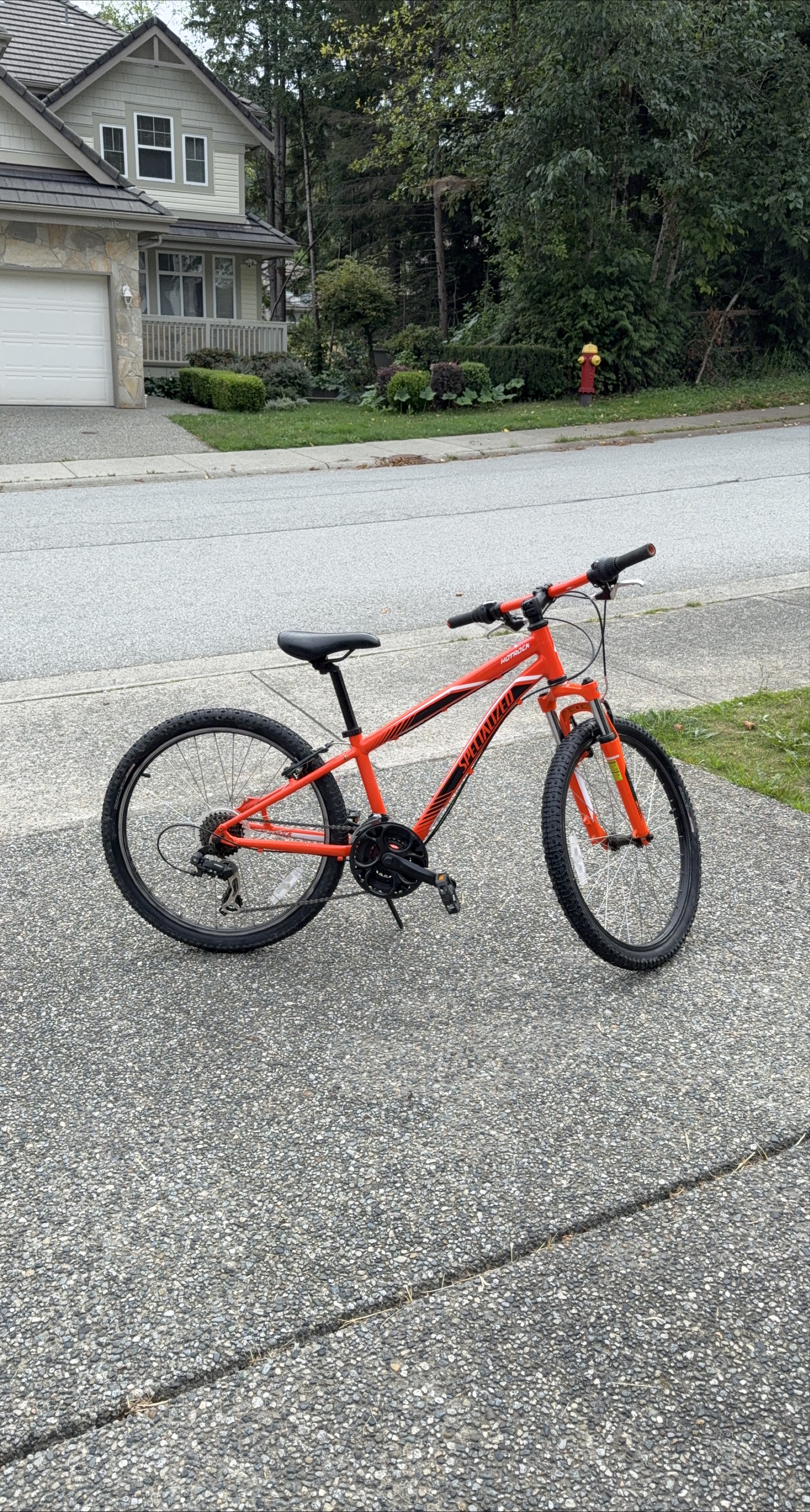 Specialized Hotrock Mountain Bike thumbnail