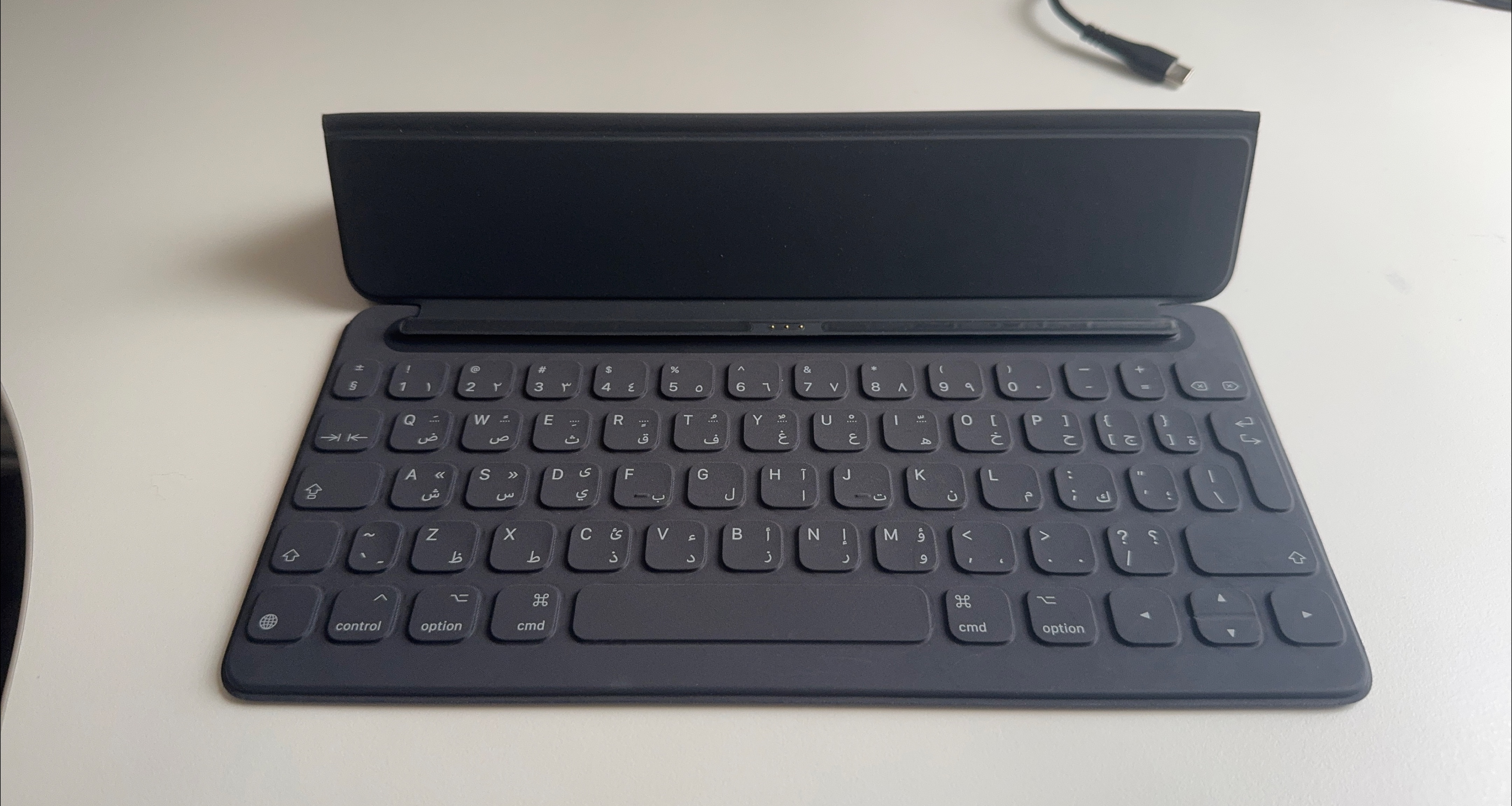 Apple Smart Keyboard Folio Arabic thumbnail