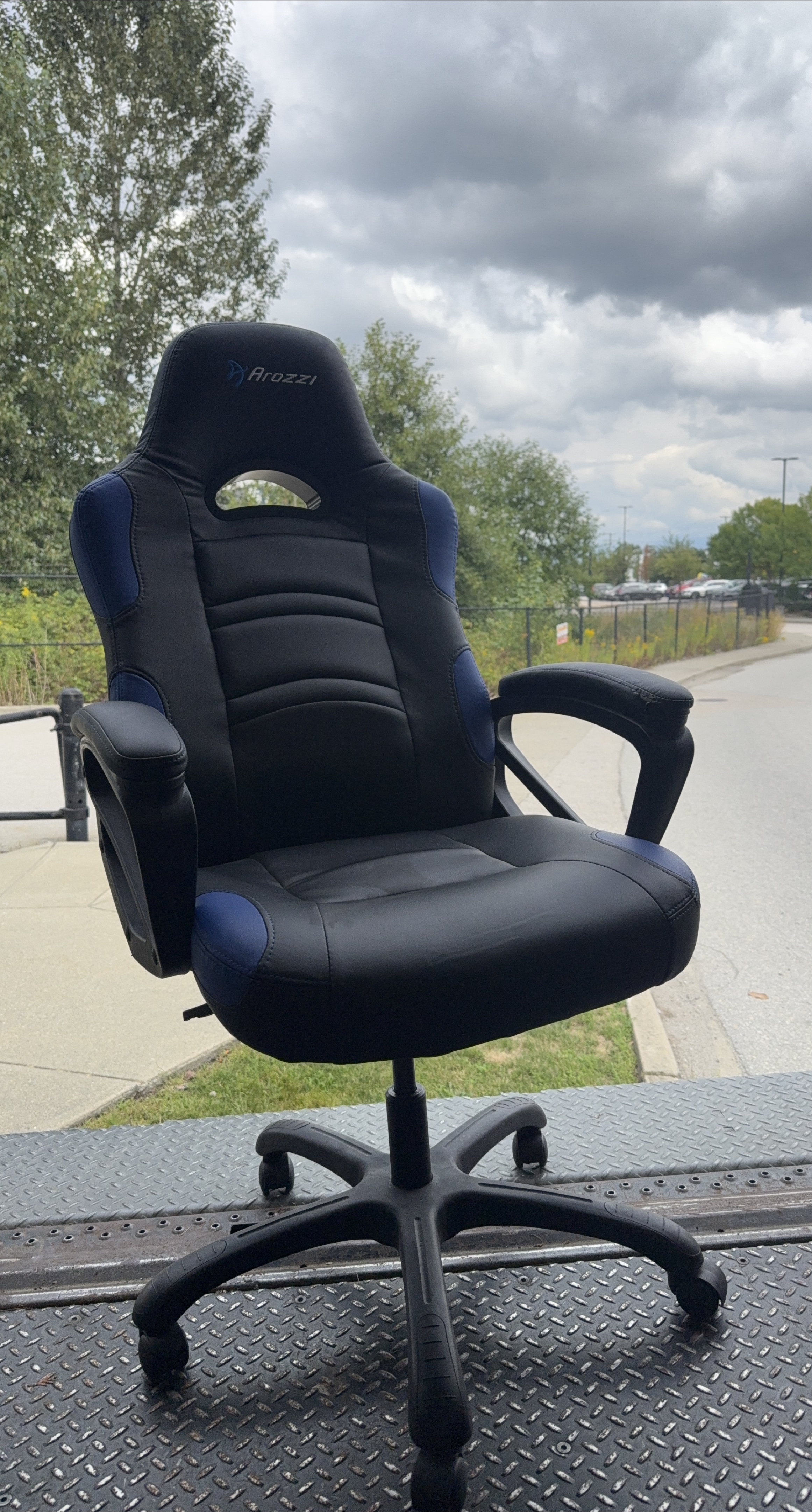 Arozzi Gaming Chair - Black and Blue