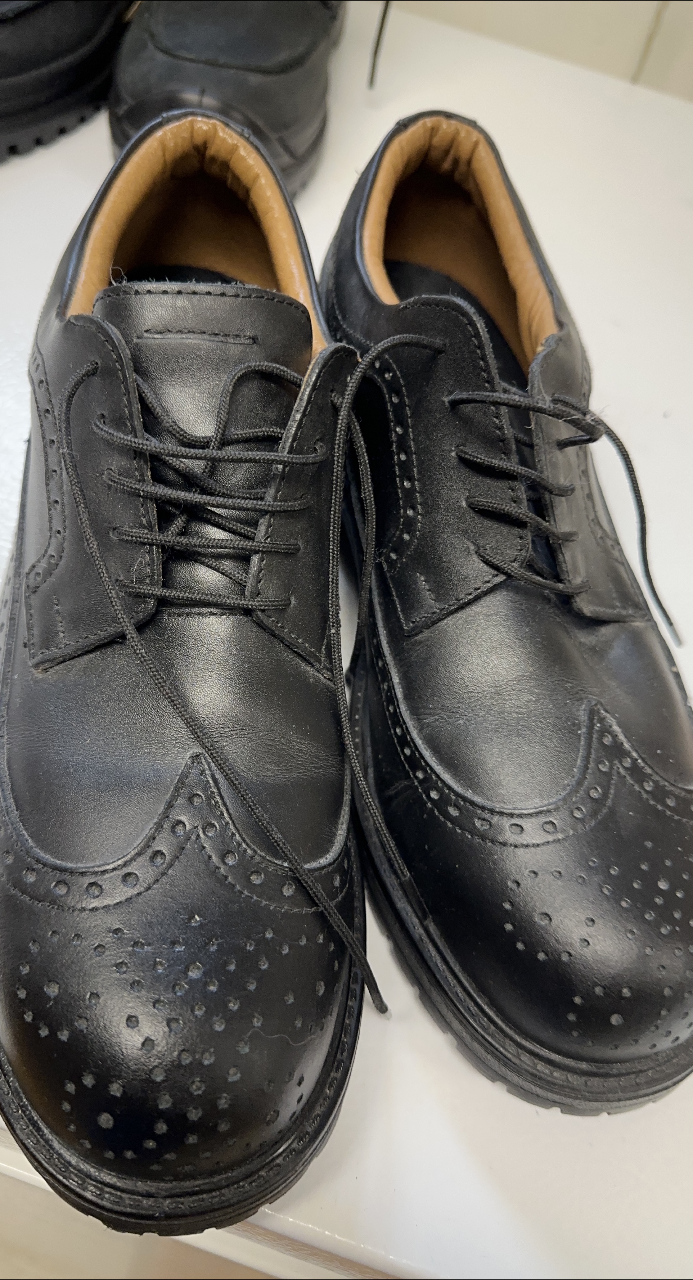 Mellow Walk Leather Dress Shoes safety - Size 8.5