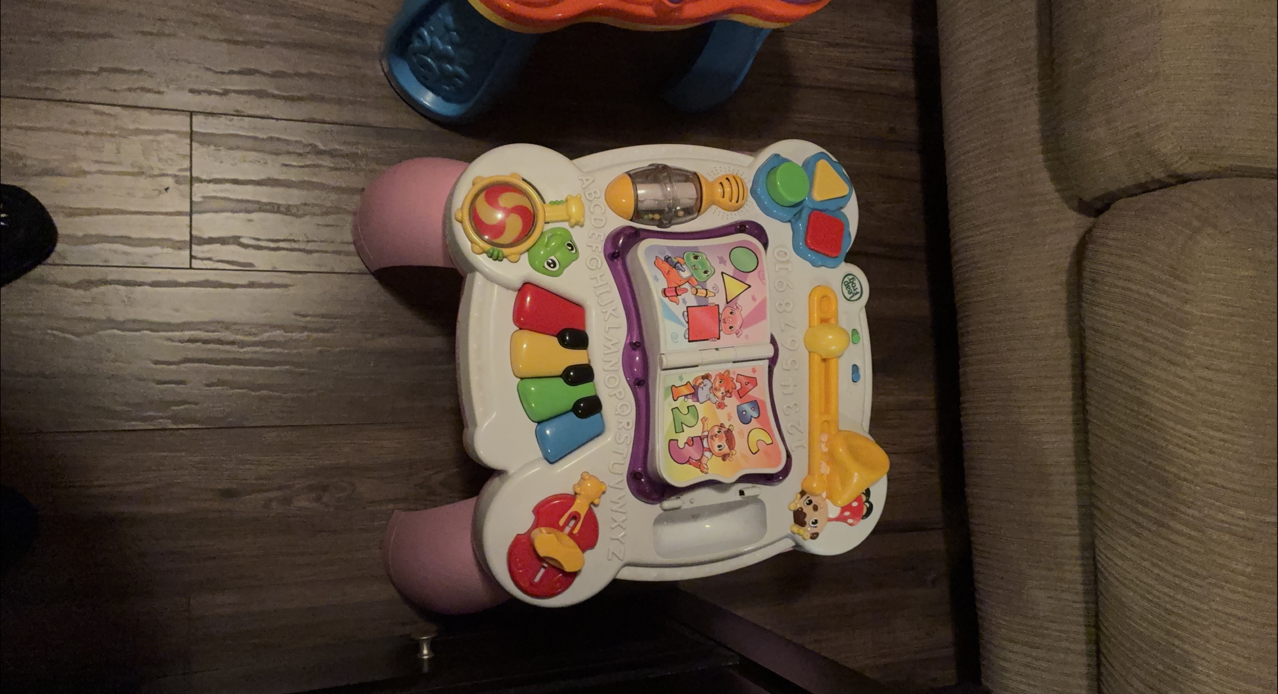 LeapFrog Learn & Groove Musical Table thumbnail