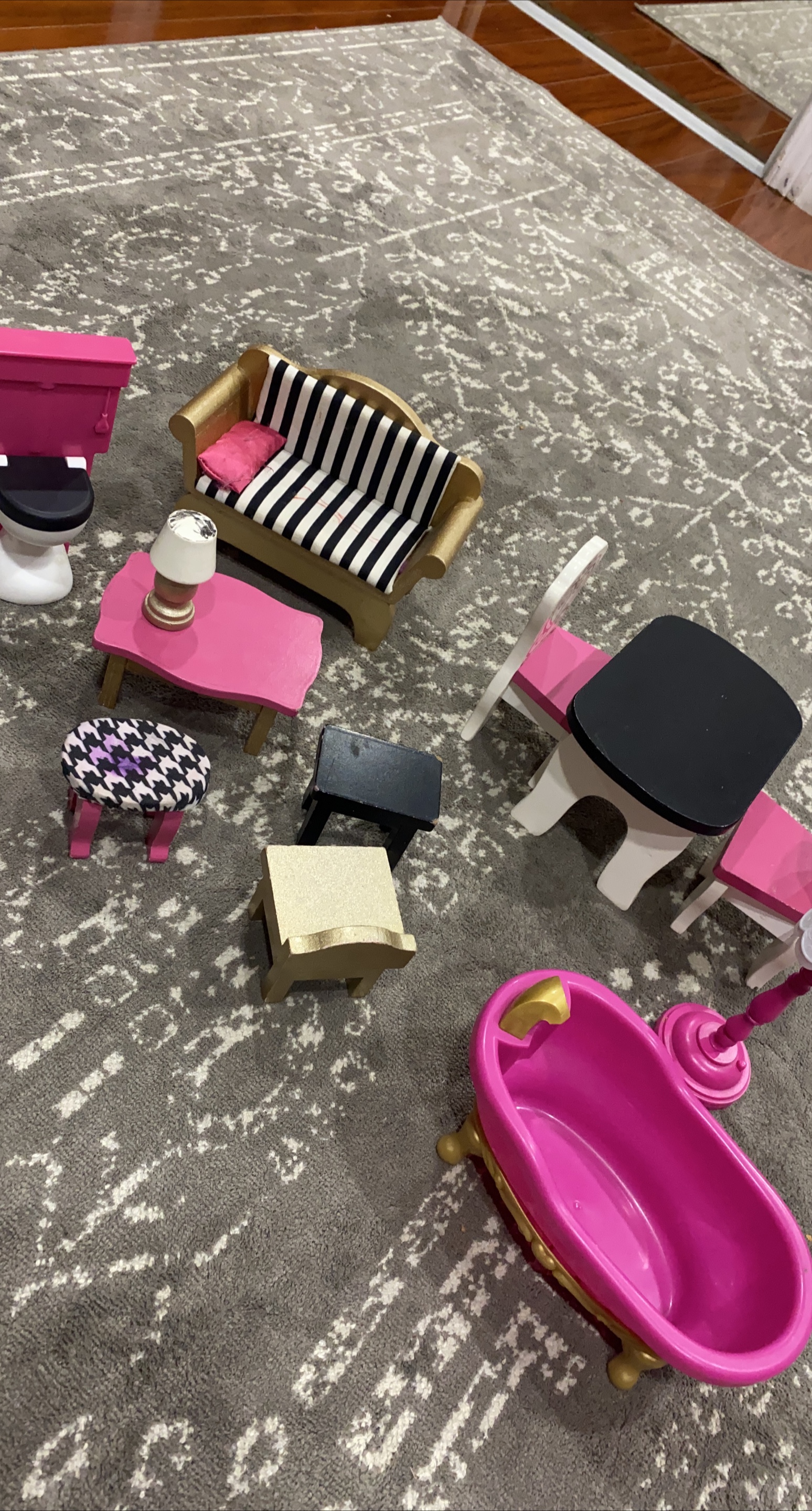 Dollhouse Furniture Set thumbnail