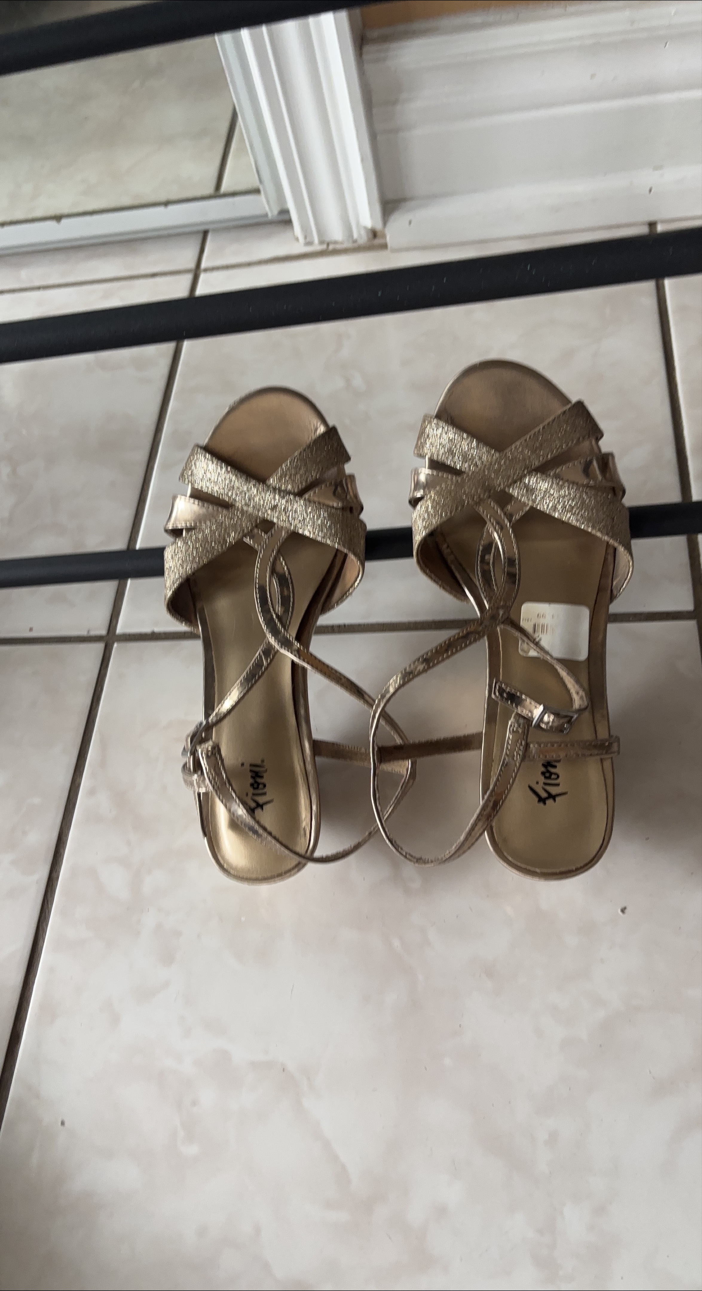 Kioni Gold Sandals thumbnail