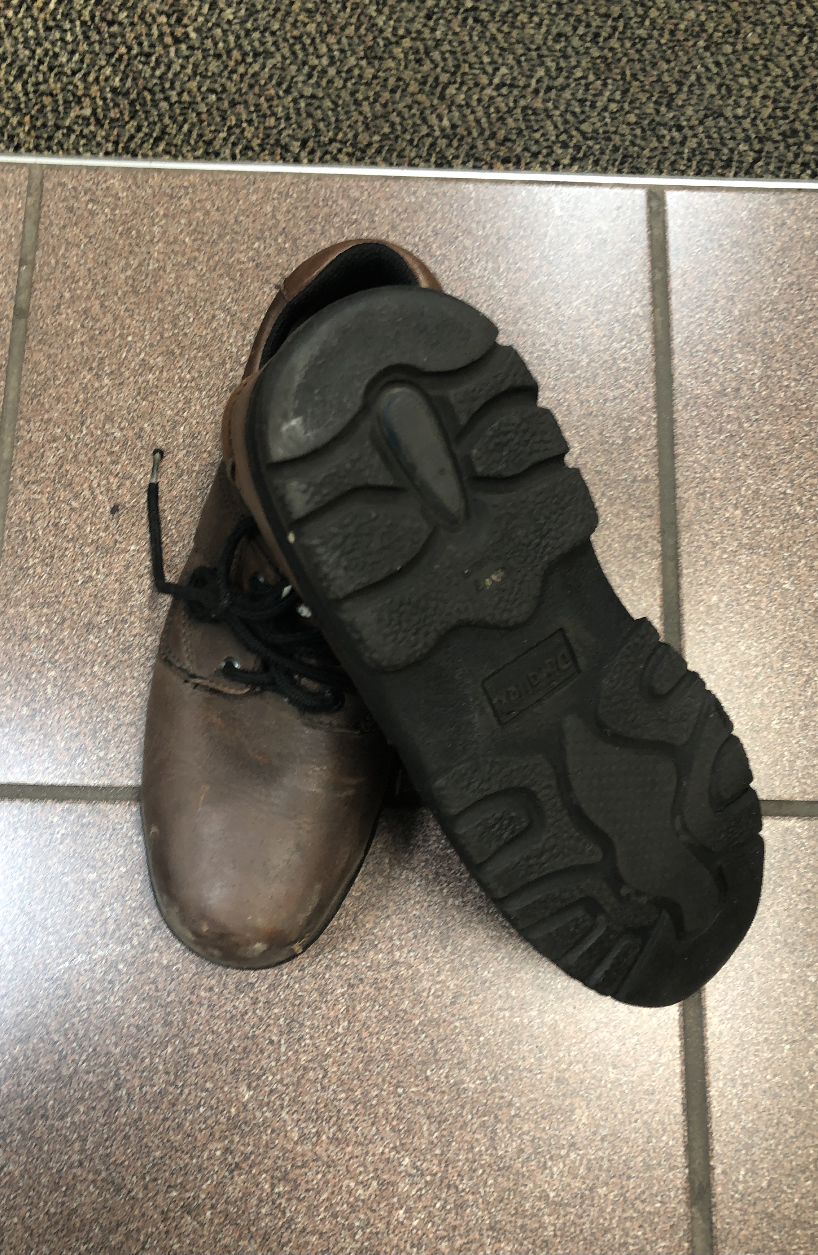 🥕Men’s Duralex Brown Leather Safety Shoes - Size 9 thumbnail