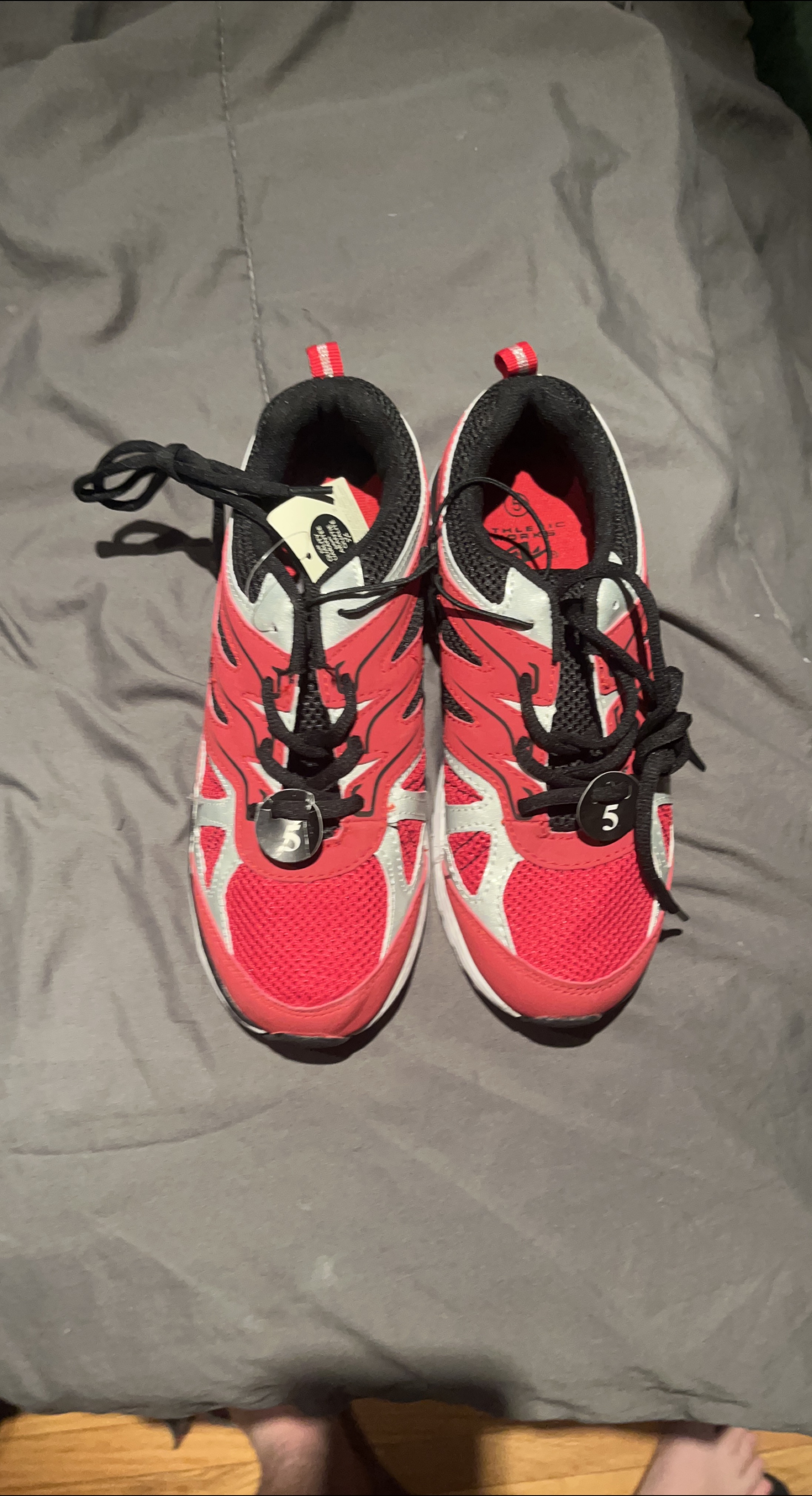 Athletic Works Kids' Runners - Size 5 image indicator(1)