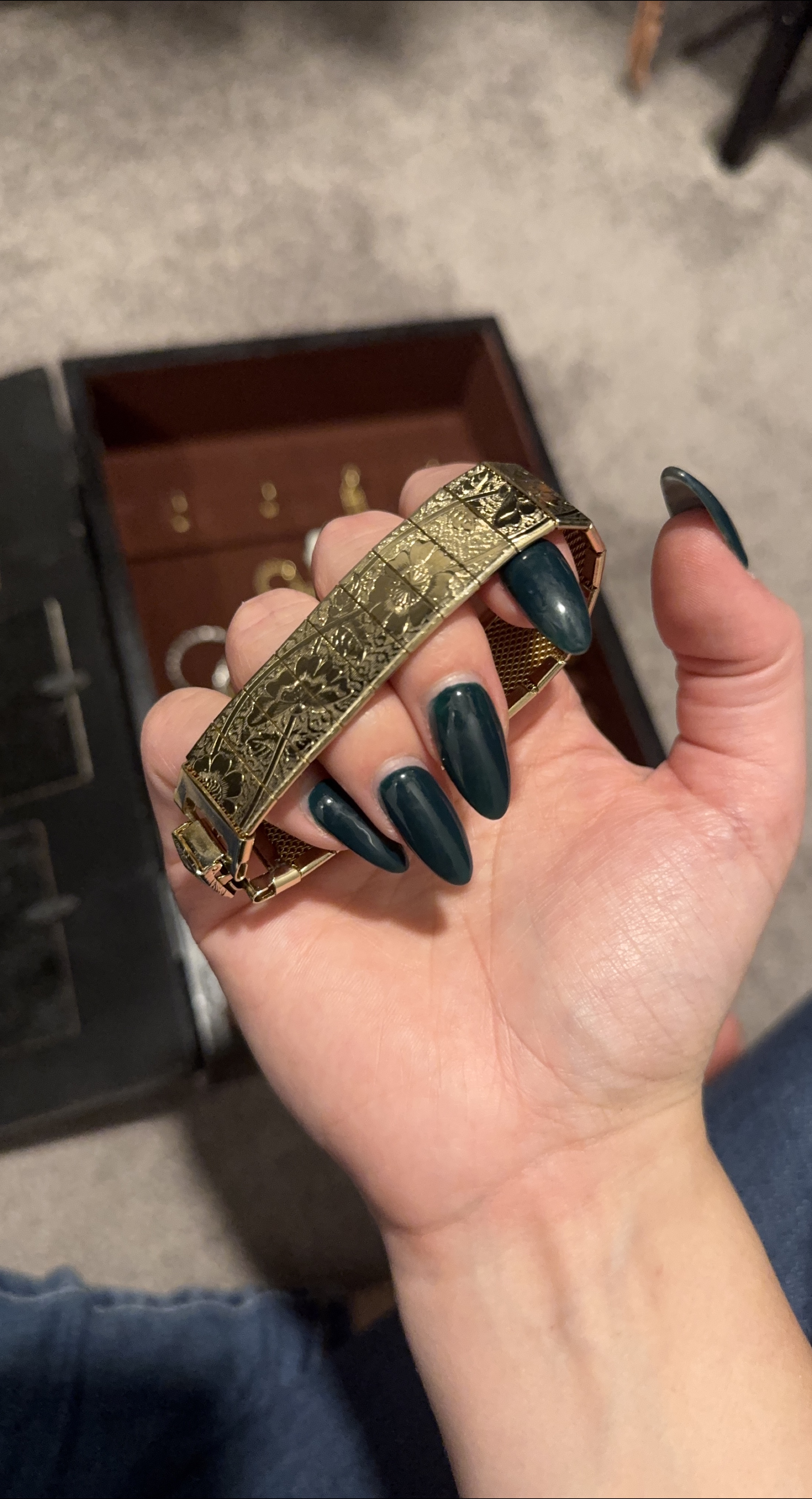 Gold Tone Floral Bracelet thumbnail