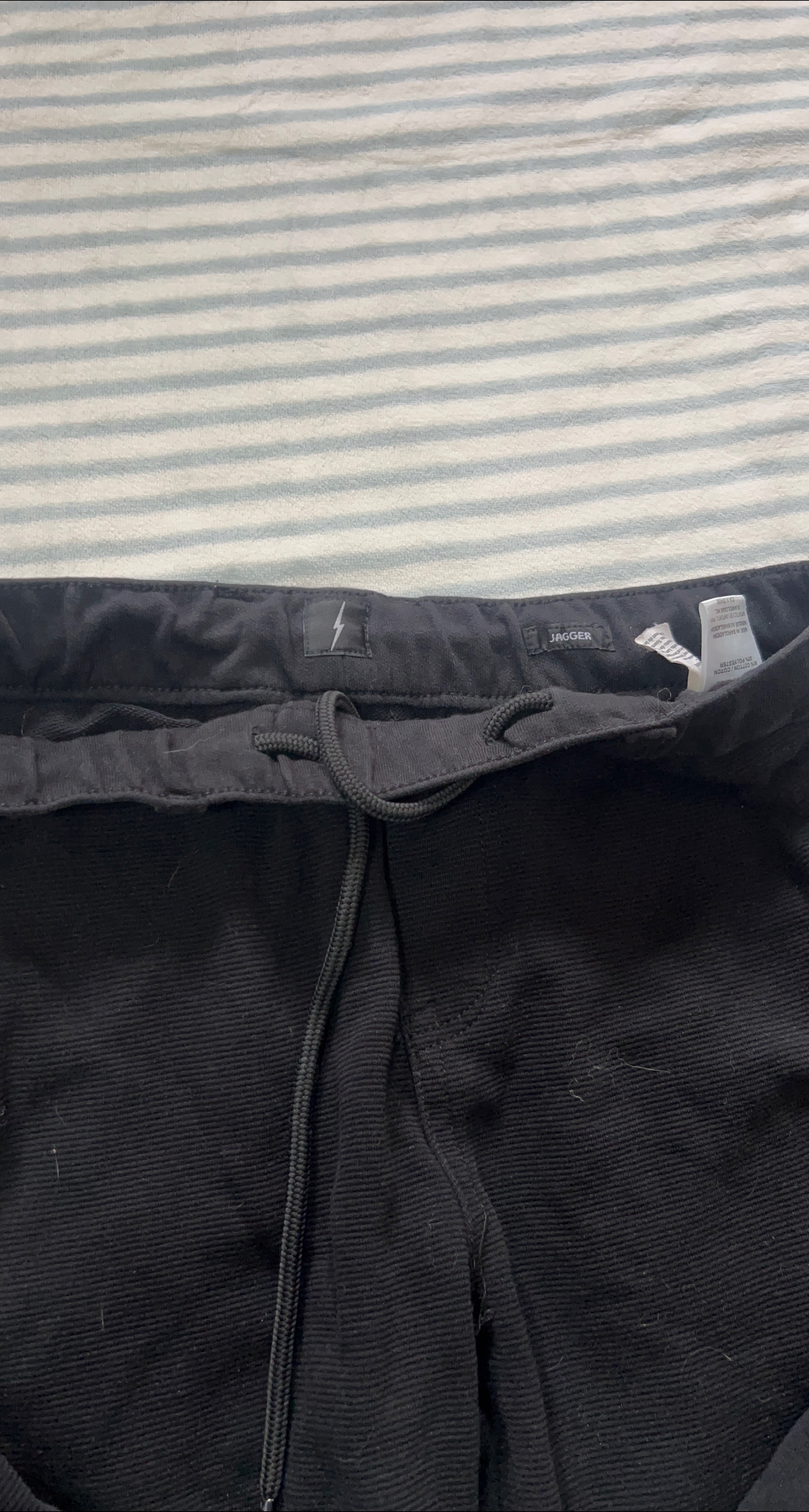 Aritzia TNA Jagger Black Joggers thumbnail