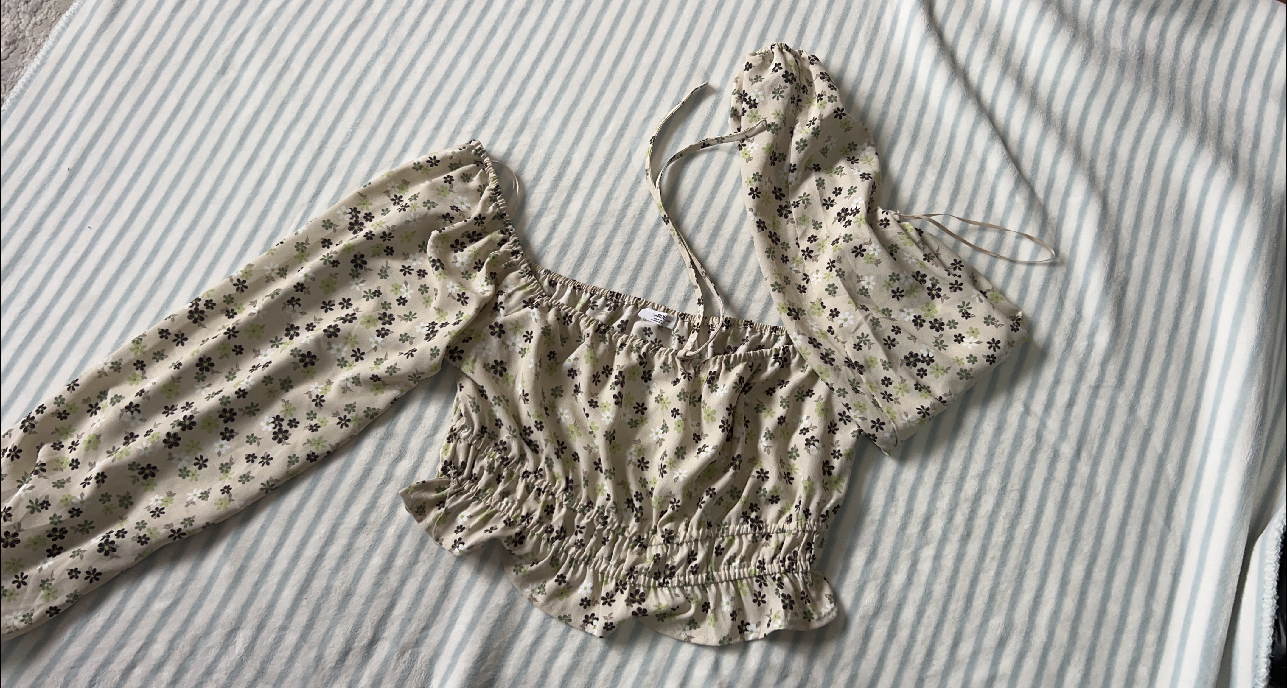 Floral Long Sleeve Crop Top thumbnail