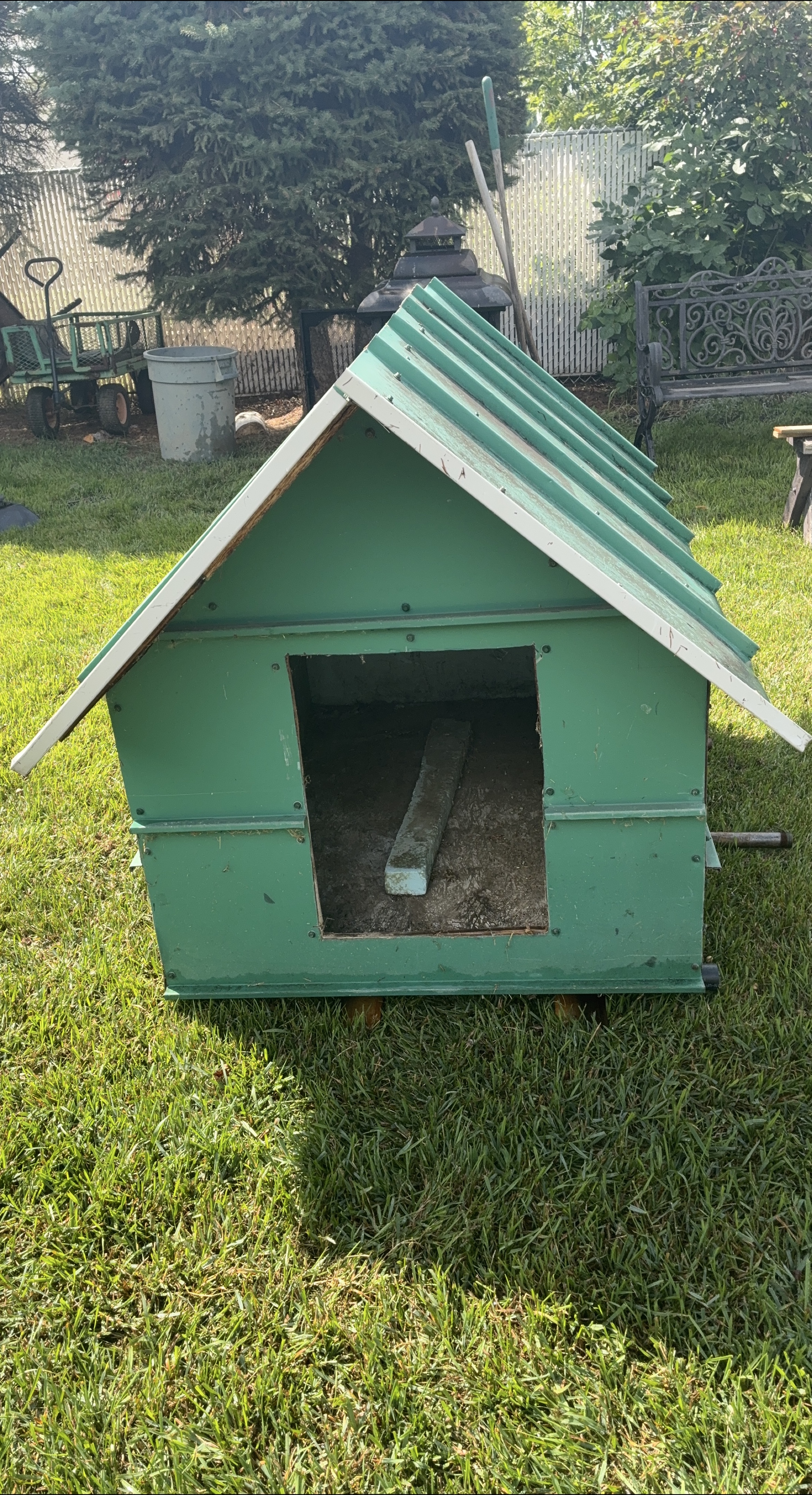 Green Tin Dog House thumbnail