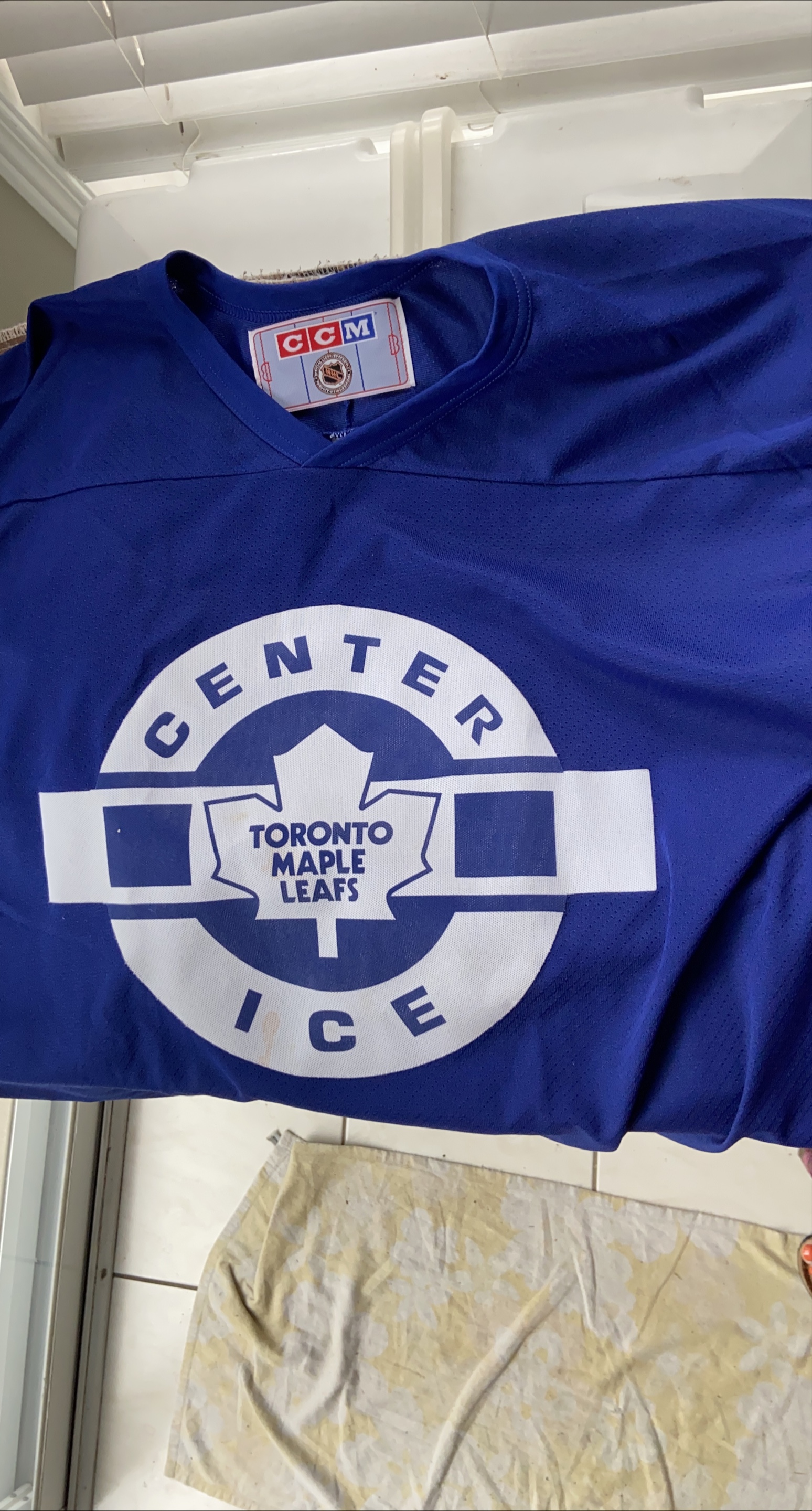 CCM Toronto Maple Leafs Jersey - Size L thumbnail