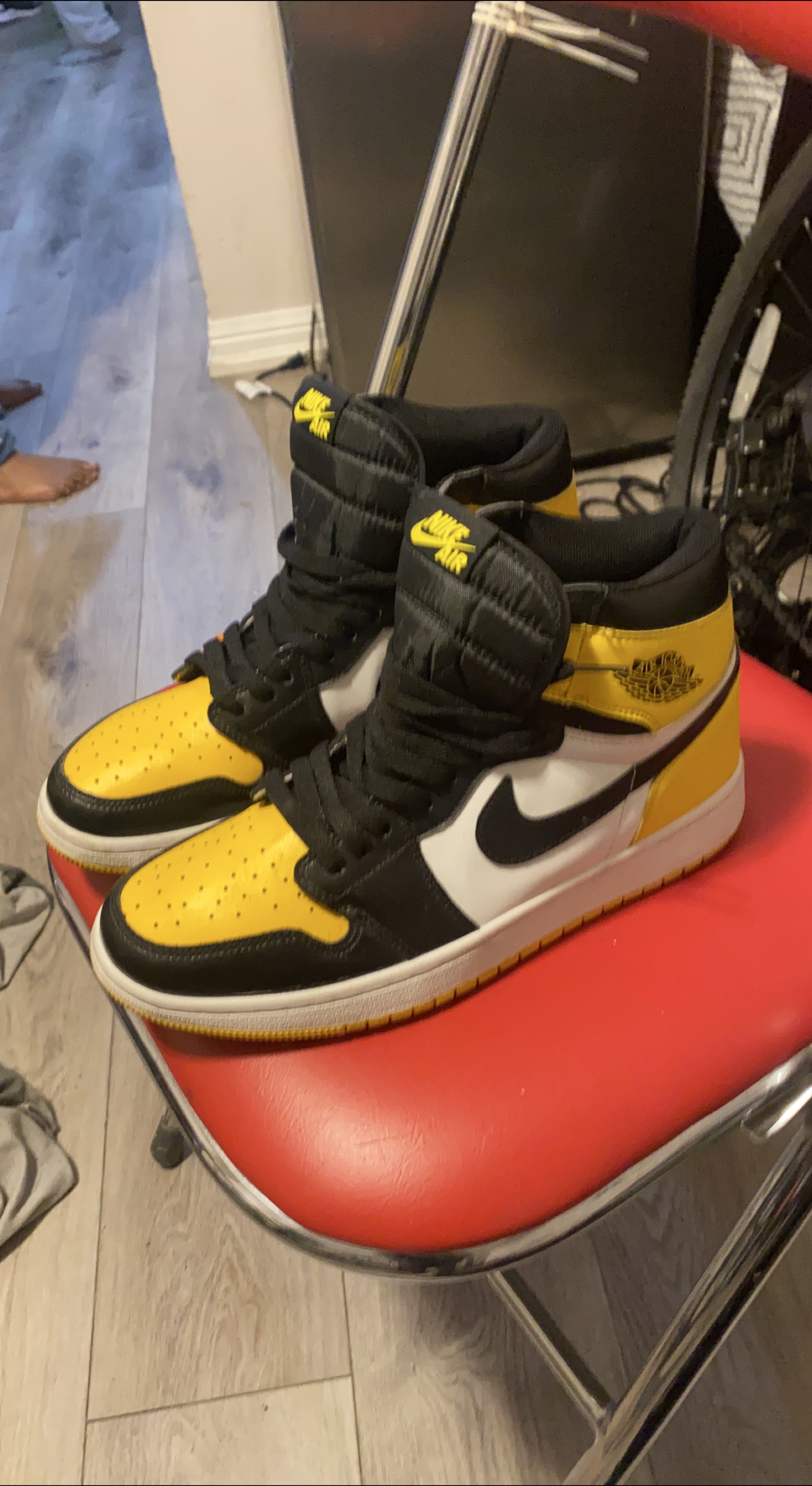 Nike Air Jordan 1 High Pollen thumbnail