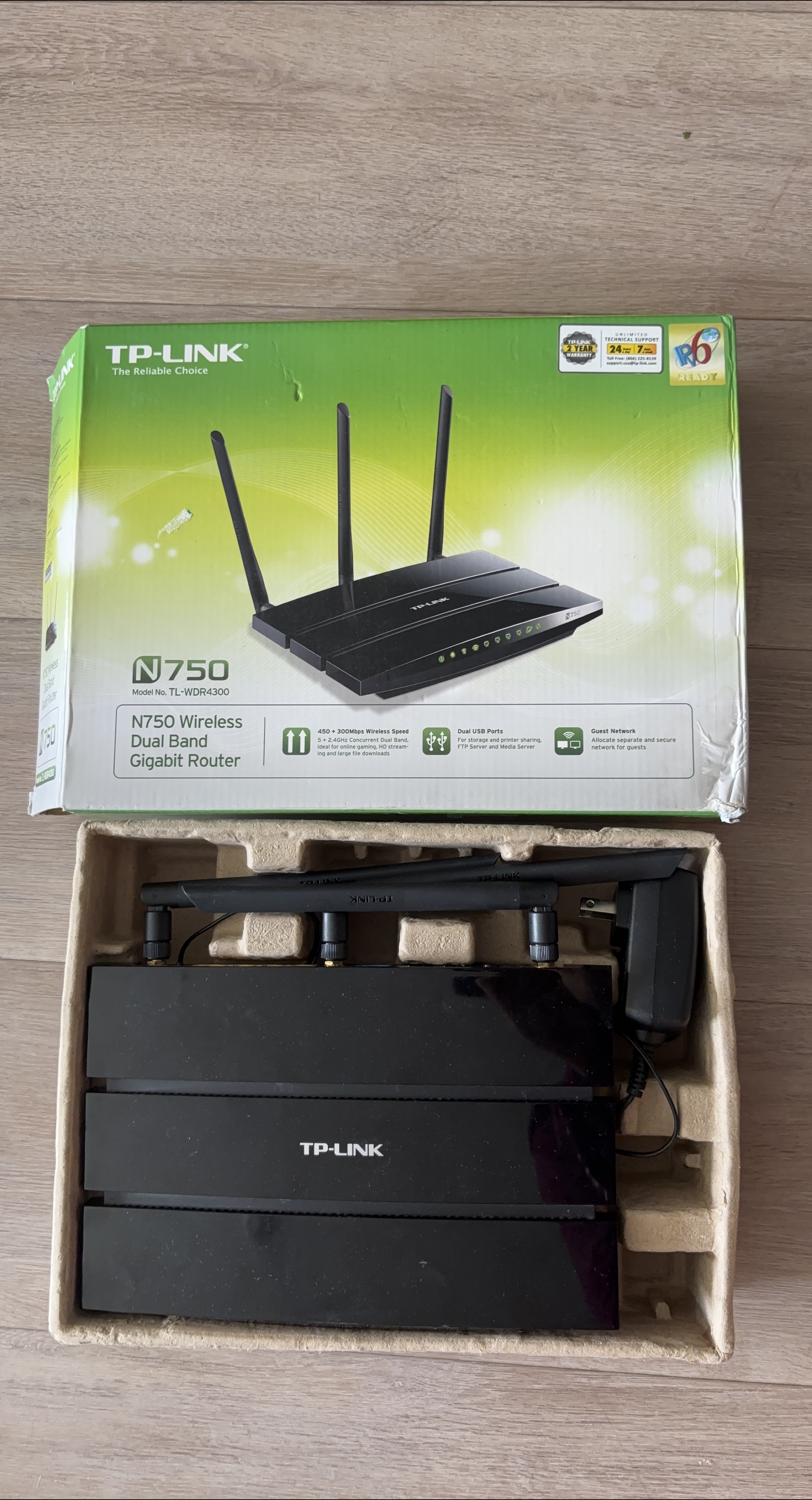 TP-Link N750 Wireless Dual Band Gigabit Router thumbnail