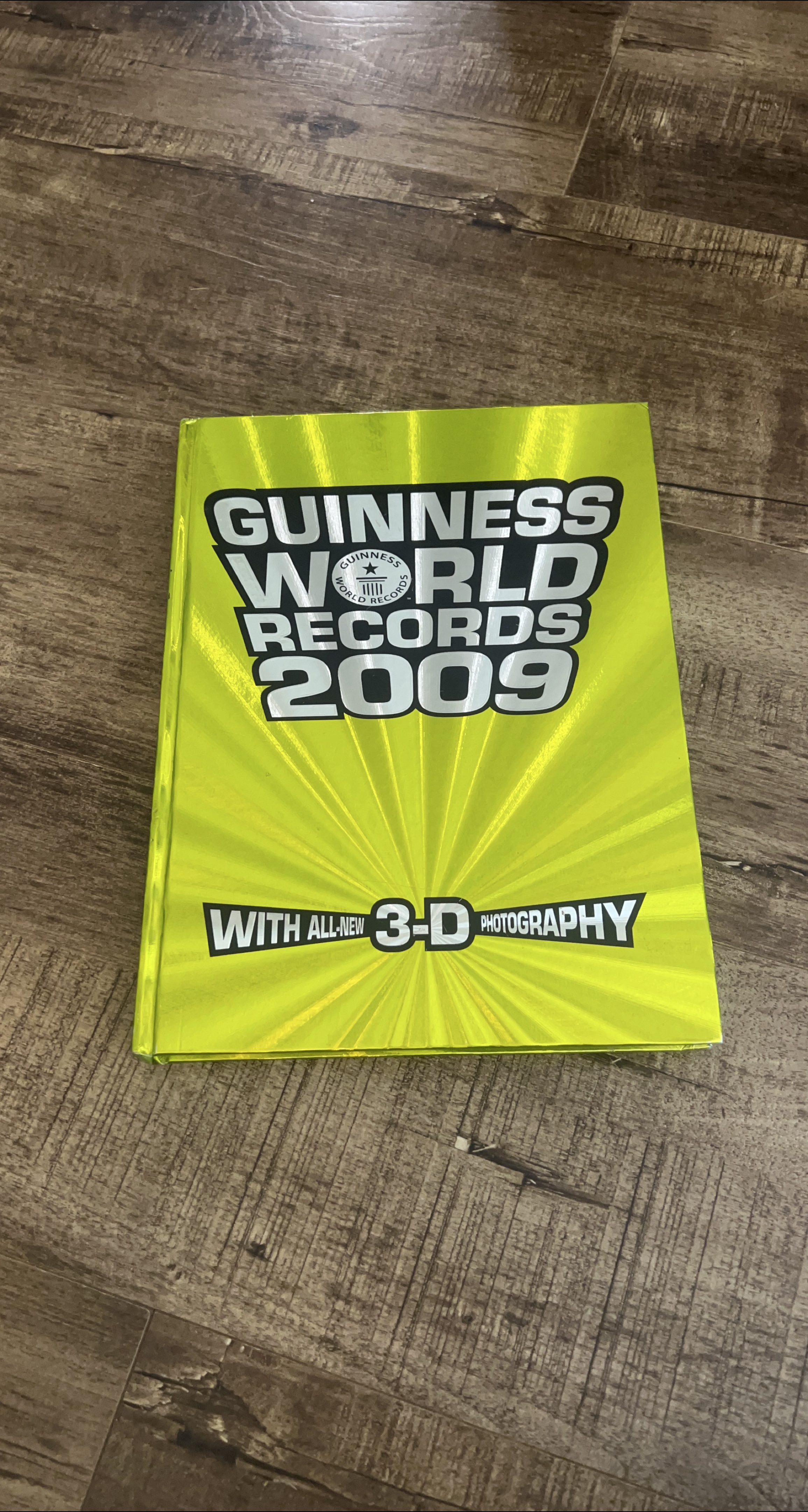 Guinness World Records 2009 Book thumbnail