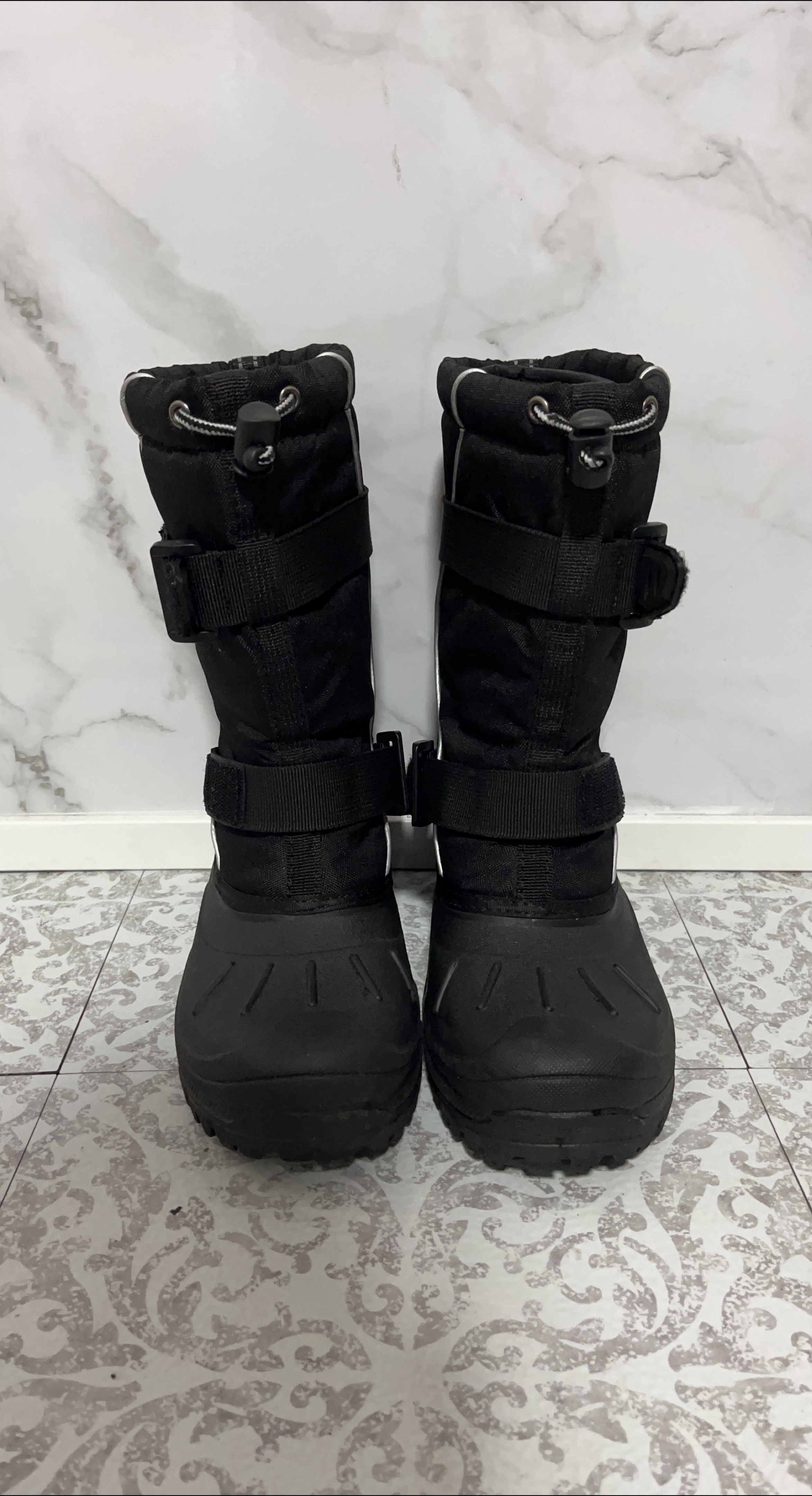 Black Winter Boots Kid Size 4 thumbnail