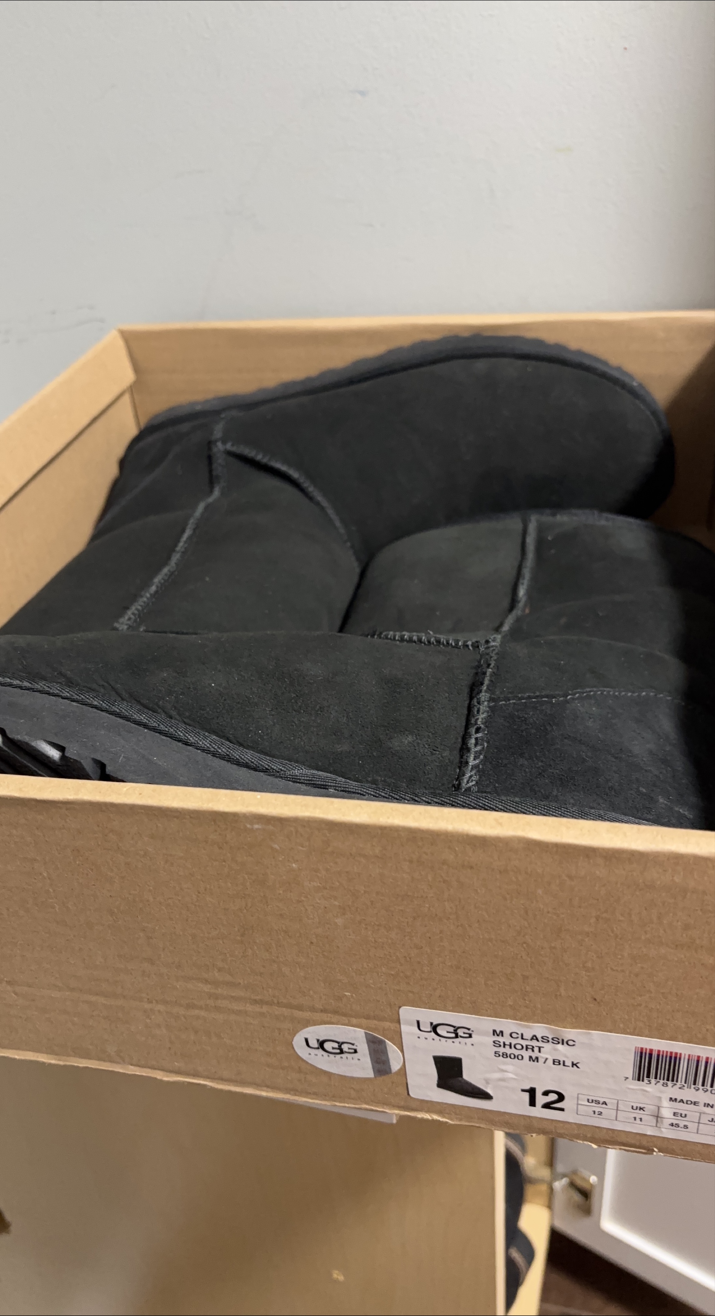 UGG M Classic Short Boots - Size 12 thumbnail