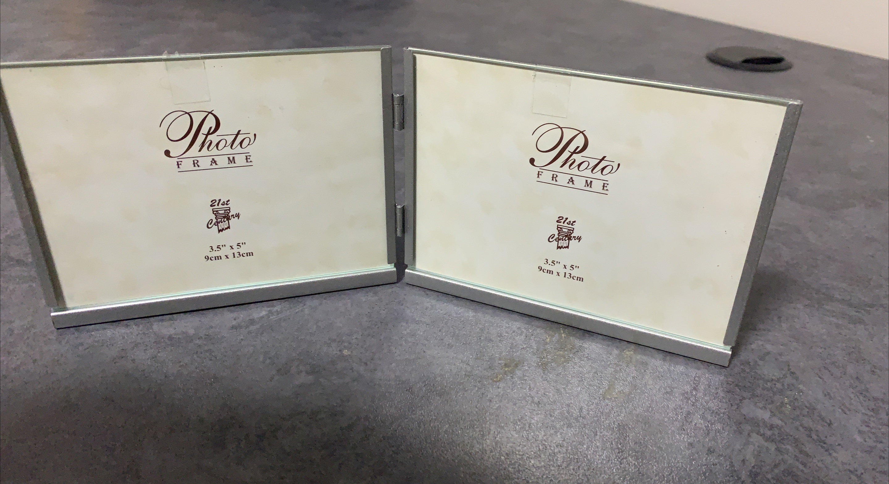 21st Century Photo Frame - 3.5" x 5" image indicator(1)