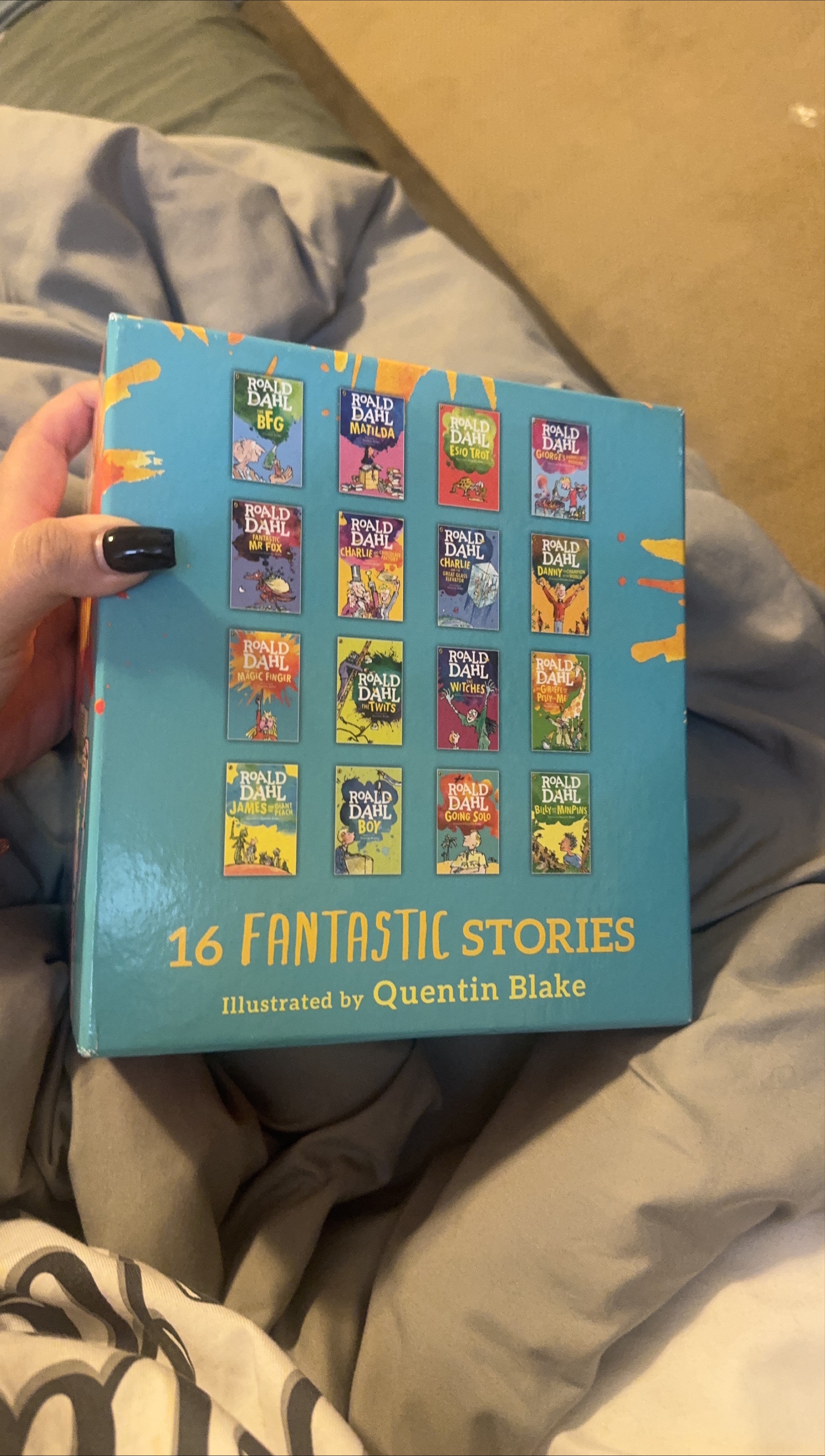 Roald Dahl Collection: 16 Fantastic Stories thumbnail