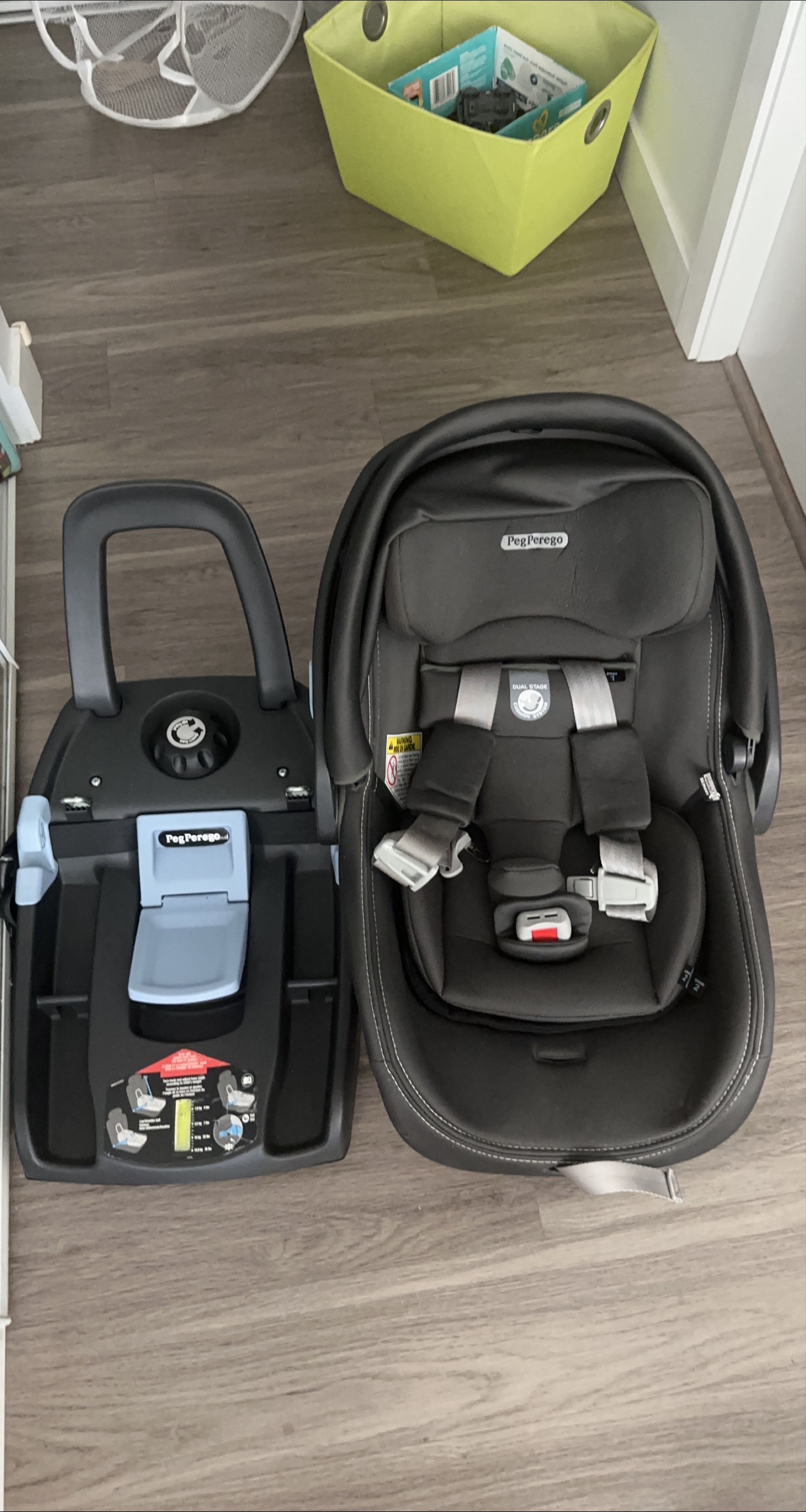 Like new Peg Perego Stage 1 car seat — 3 years warranty left! image indicator(1)
