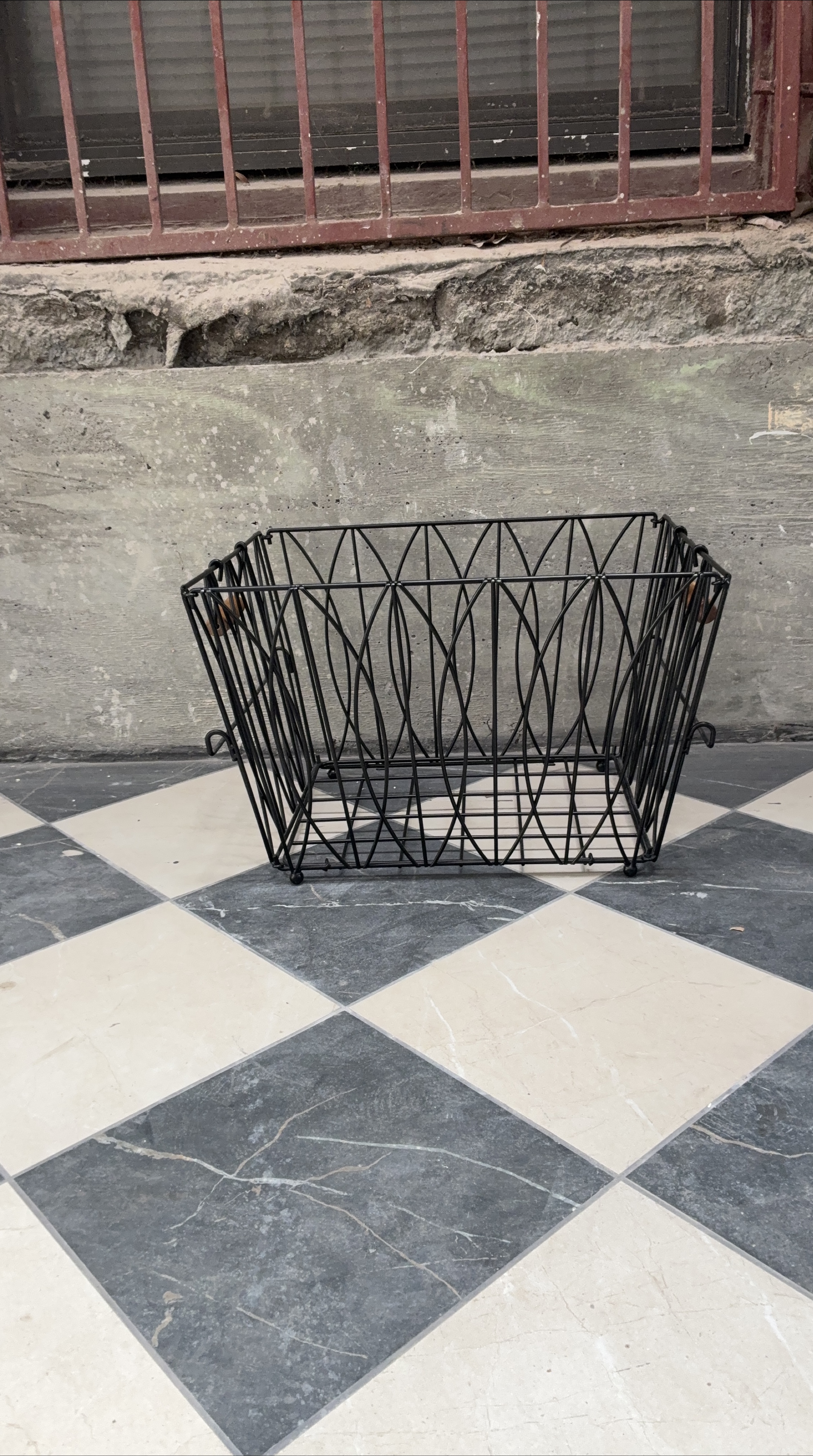 Black Metal Wire Basket thumbnail