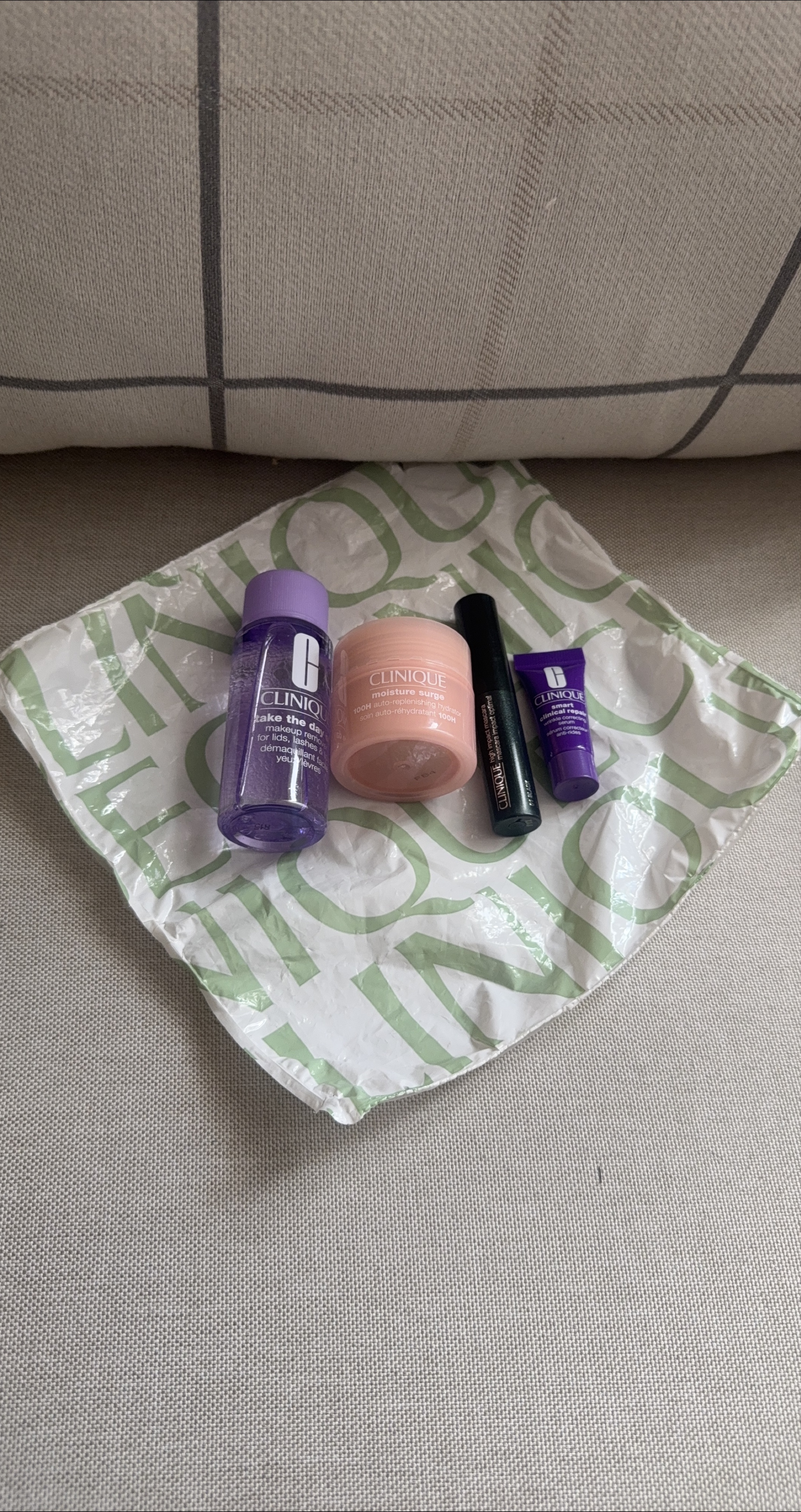 Clinique Skincare Set - Moisture Surge & More! thumbnail