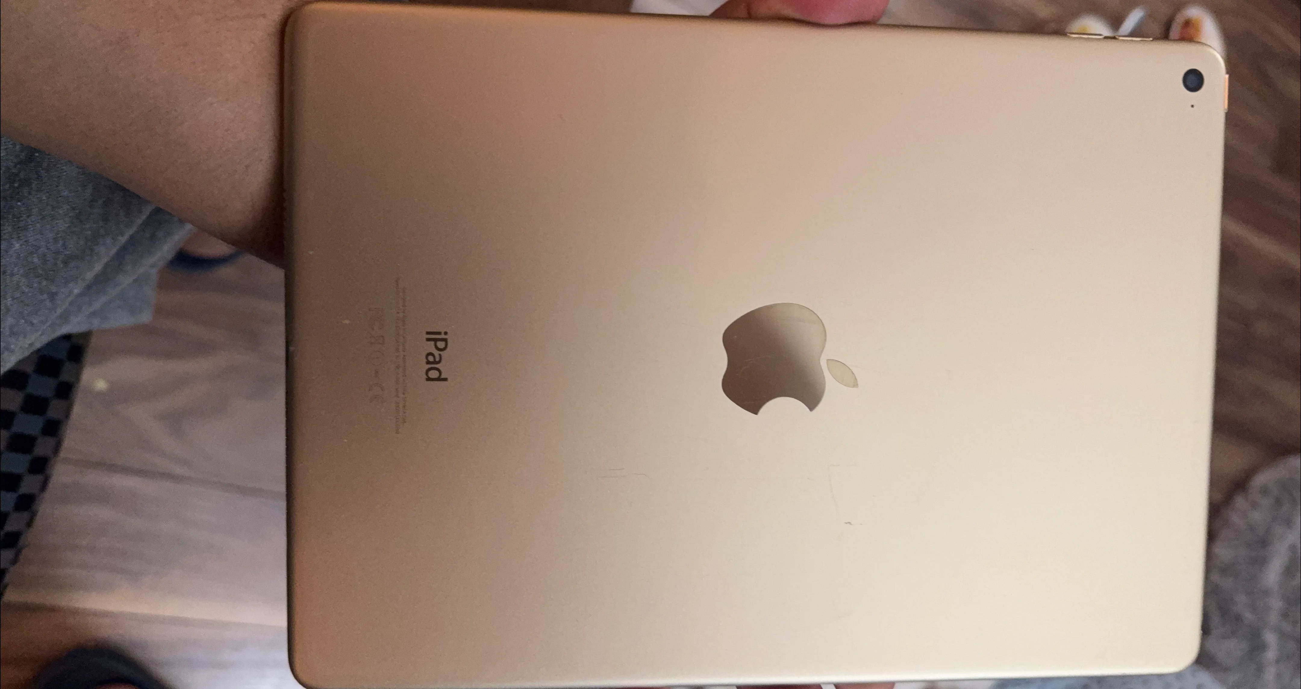 Apple iPad Gold
