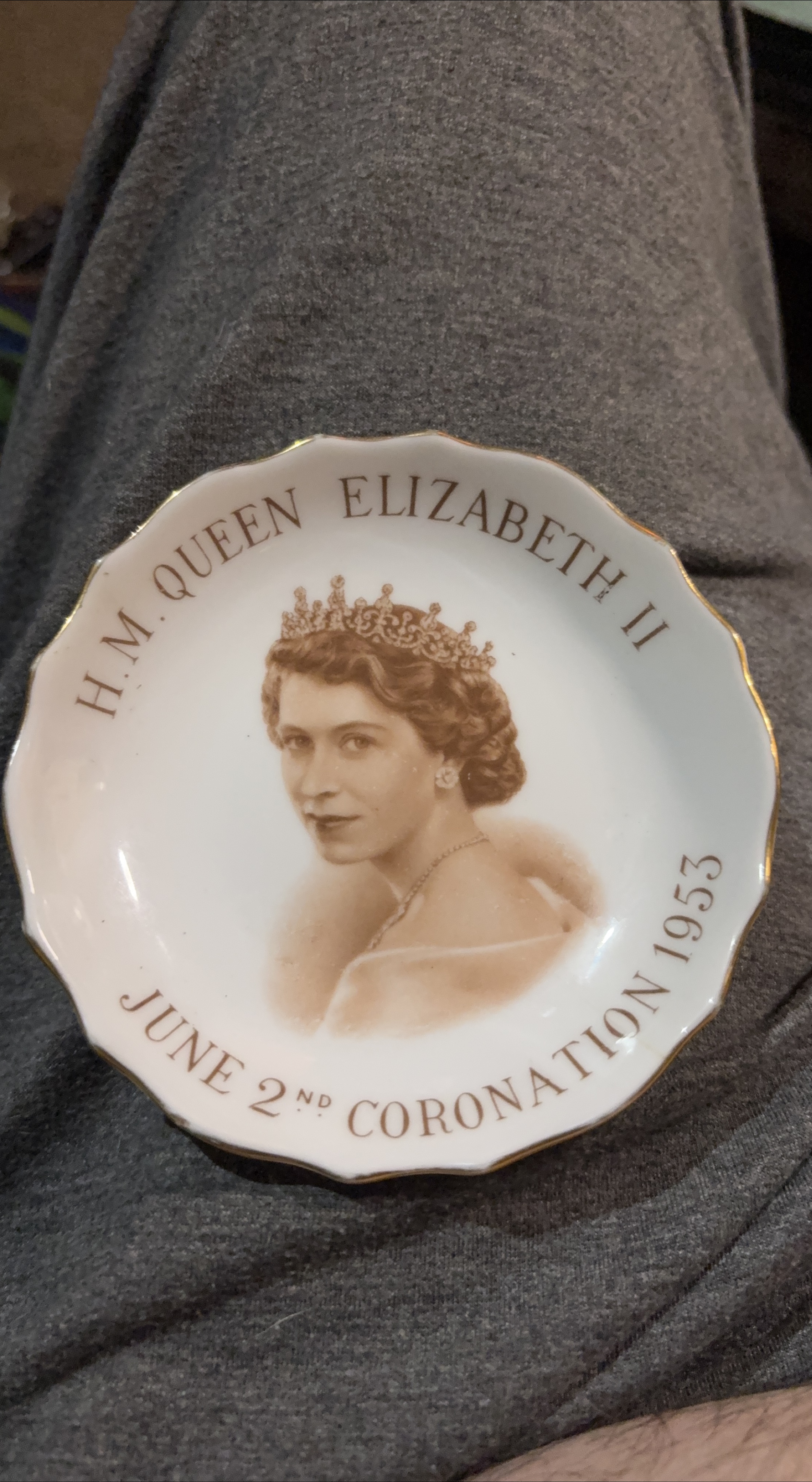 Queen Elizabeth II Coronation Plate - June 2nd 1953 thumbnail