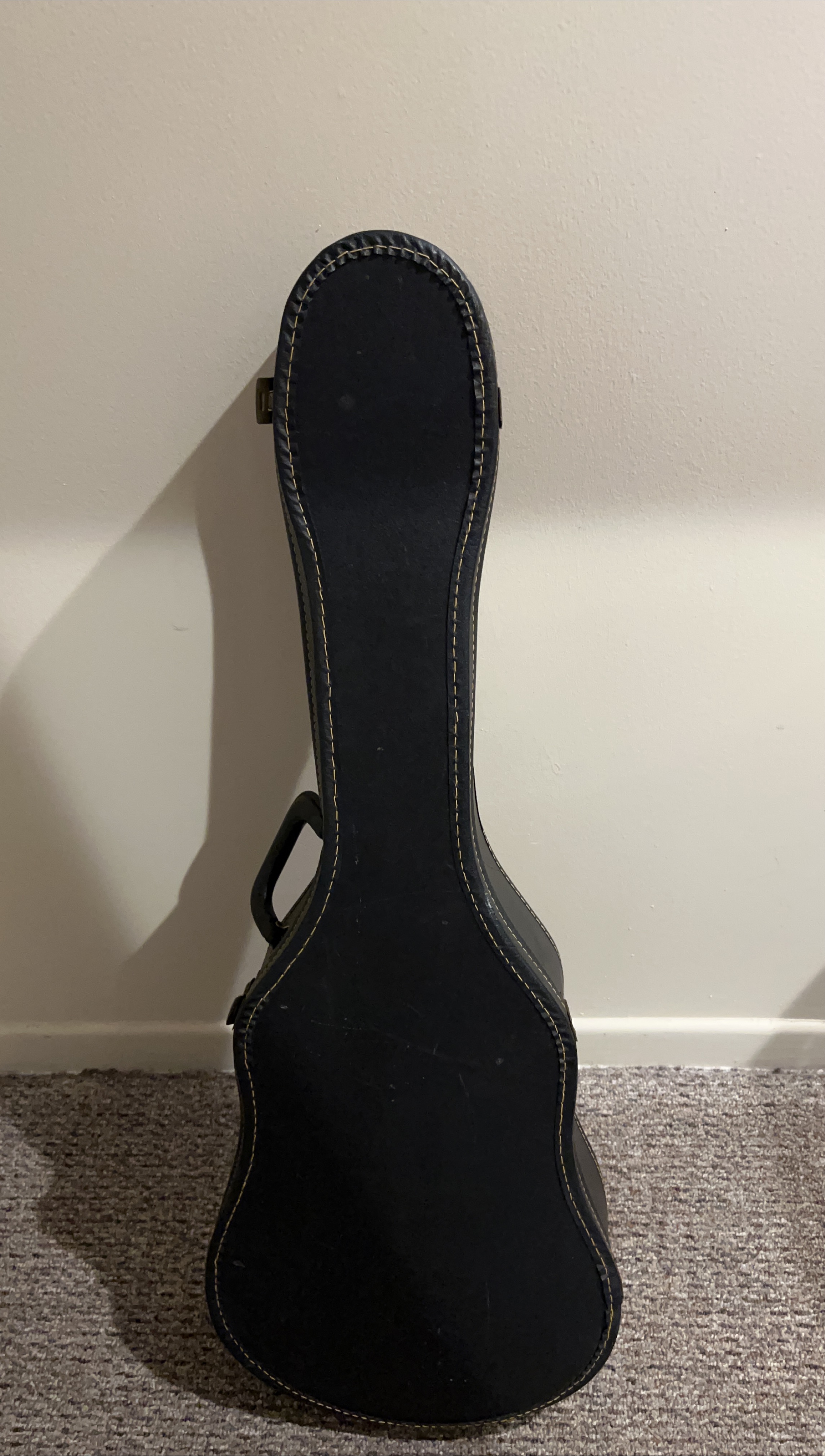 Guitar Hard Case - Black thumbnail