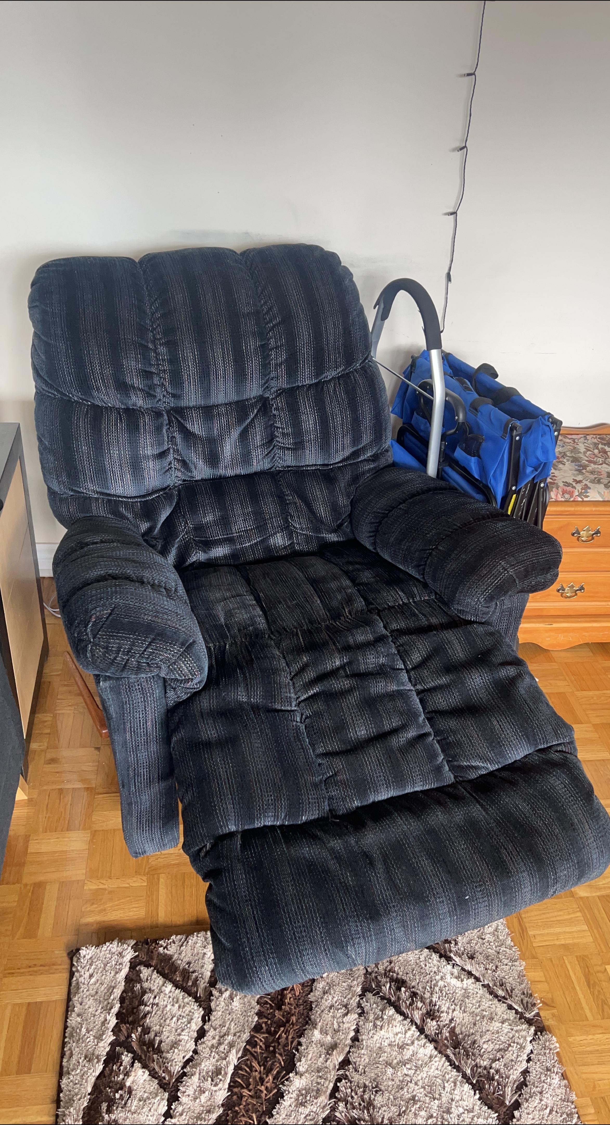 Comfortable Blue Recliner Chair thumbnail