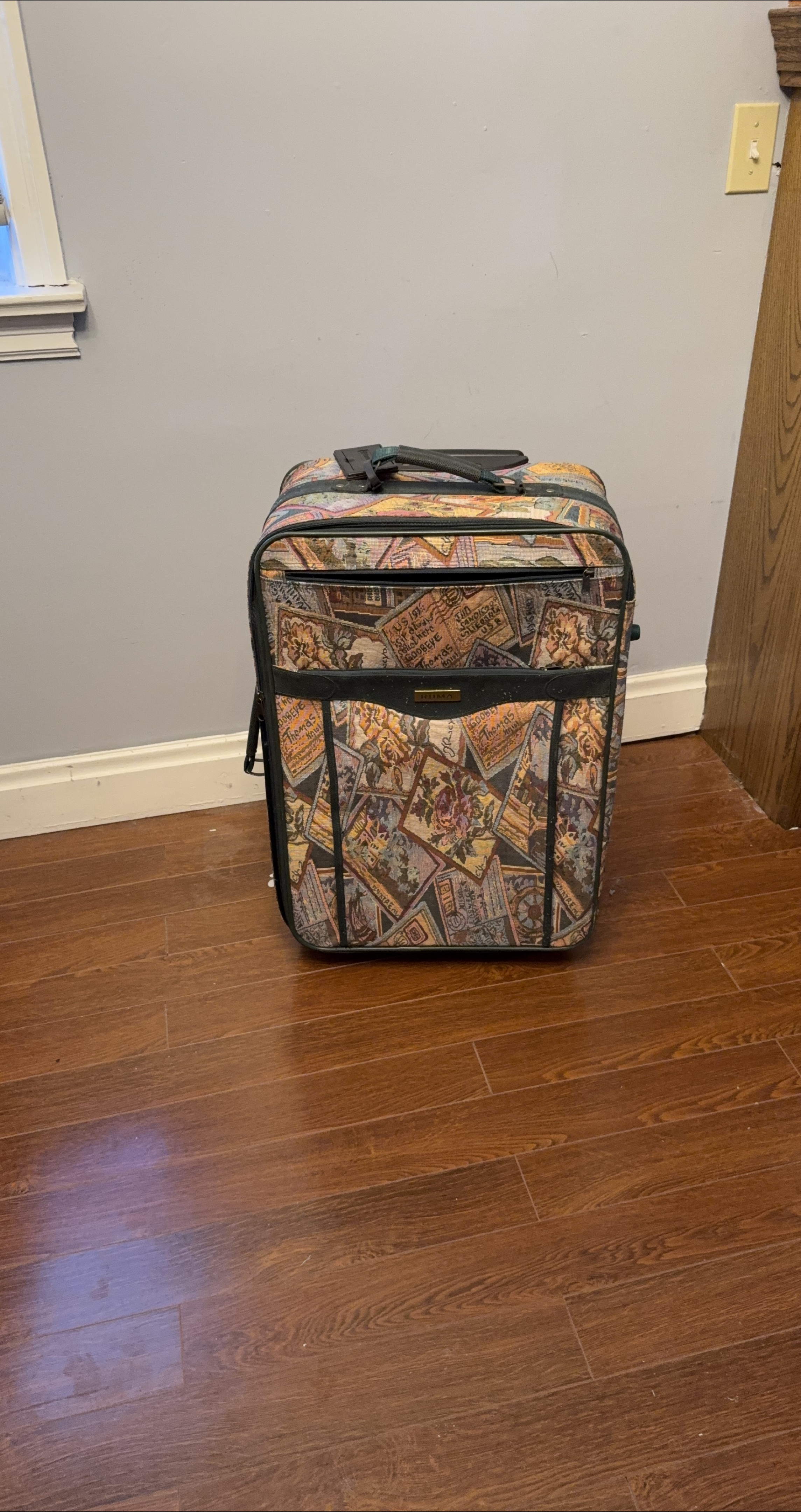 Vintage Floral Pattern Suitcase thumbnail