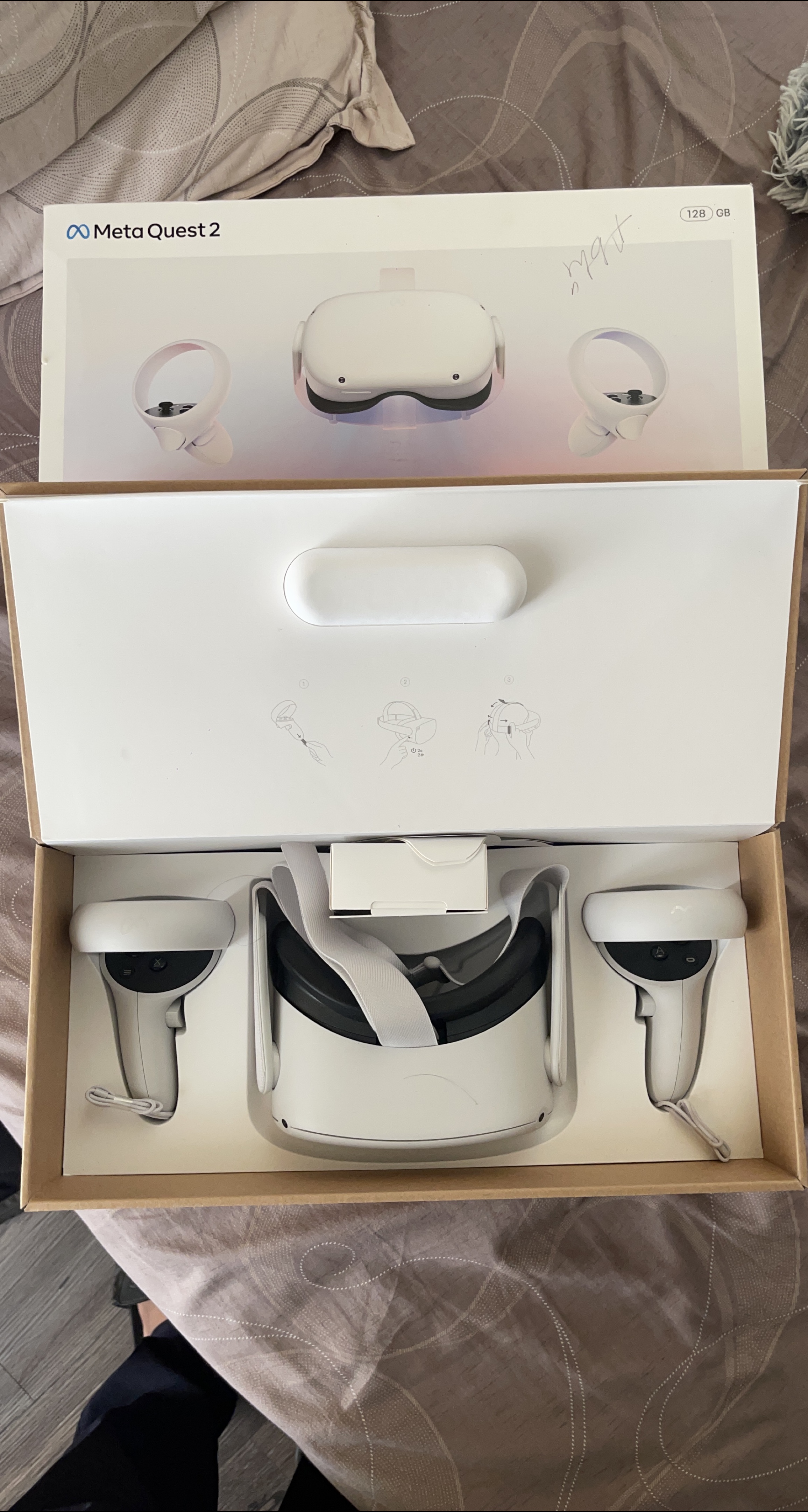 Meta Quest 2 VR Headset - 128GB - Like New!
