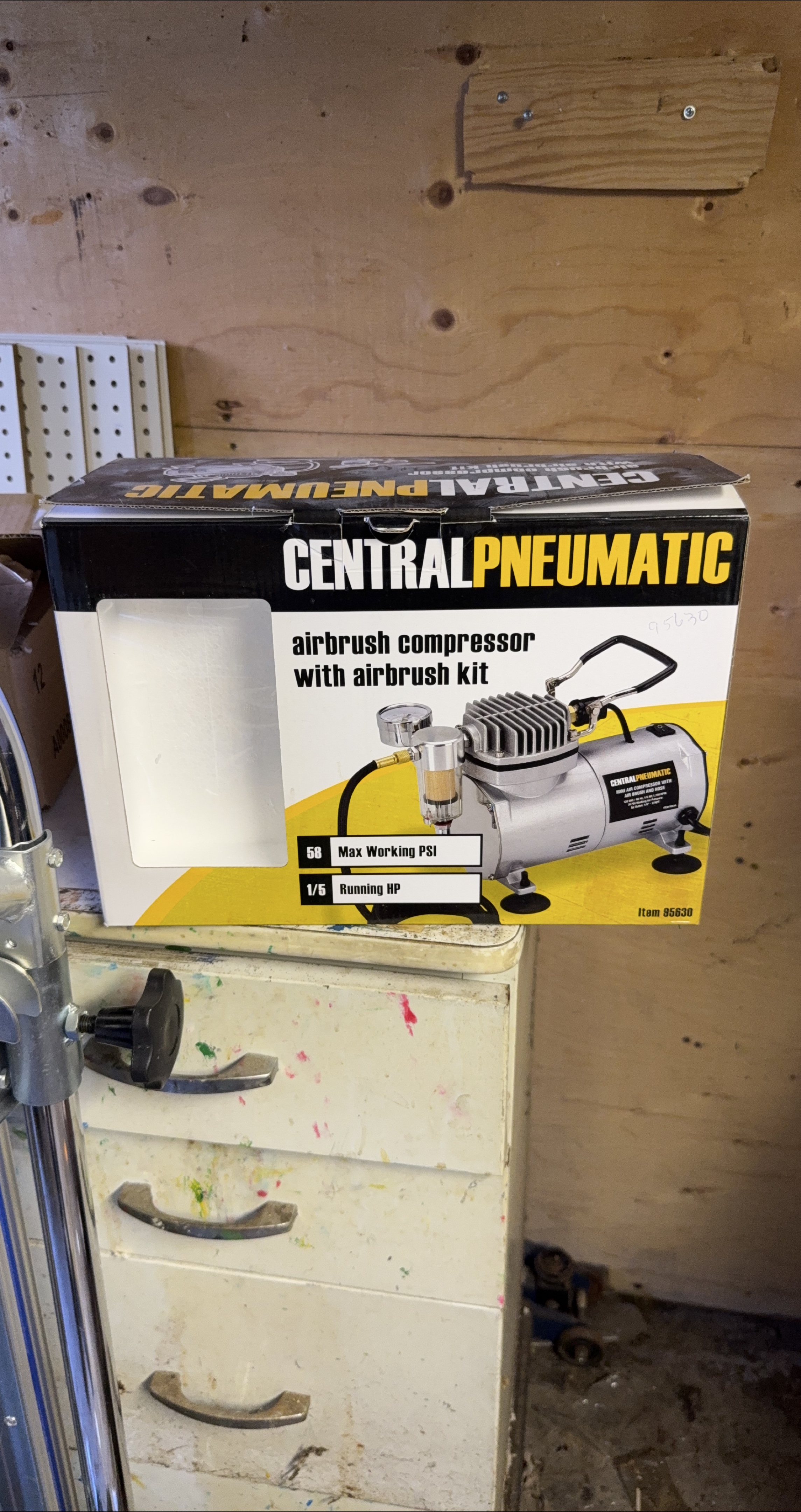 Central Pneumatic Airbrush Compressor Kit - New in Box thumbnail