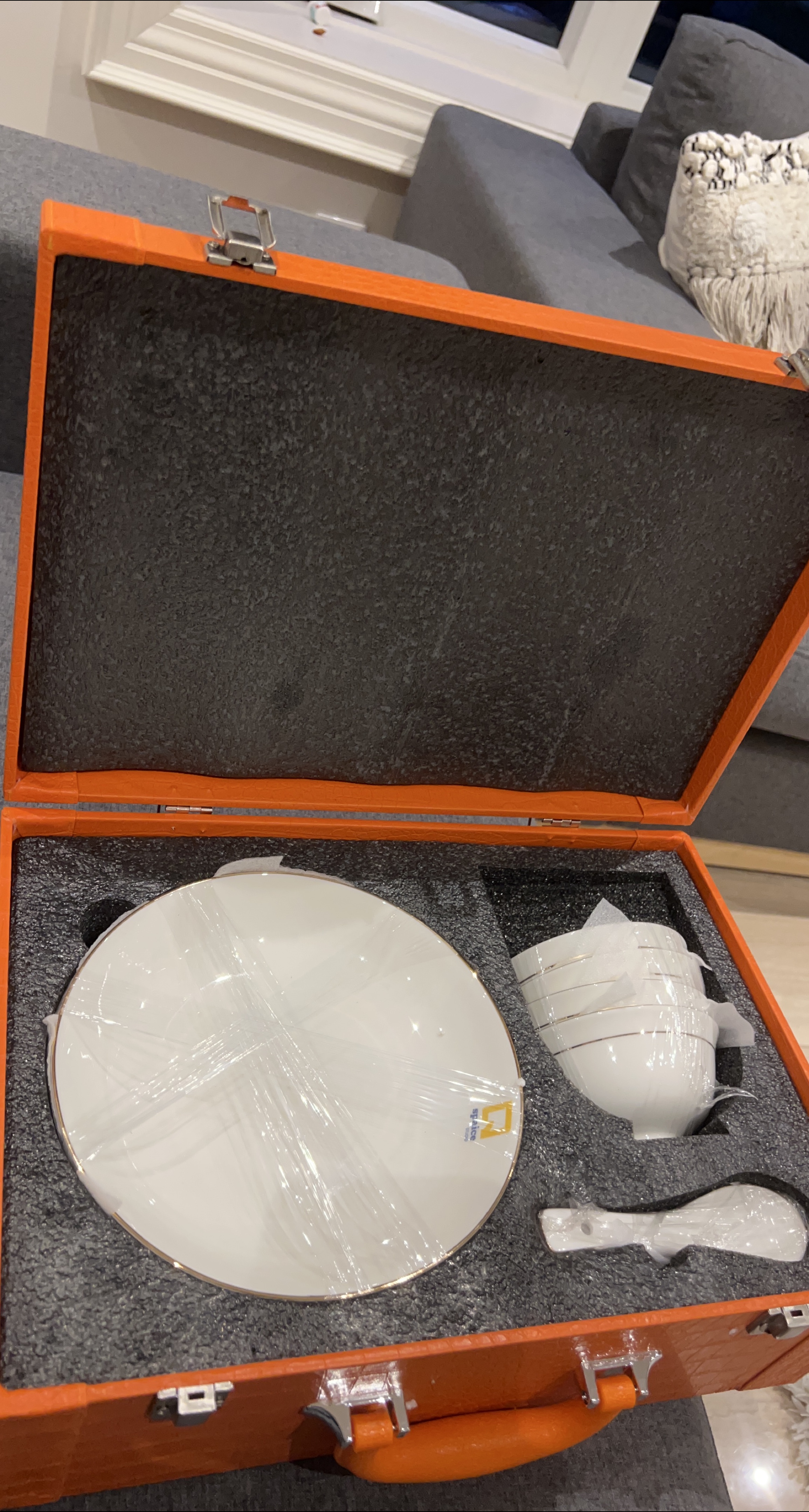 New Spaice Dinnerware Set in Orange Case thumbnail