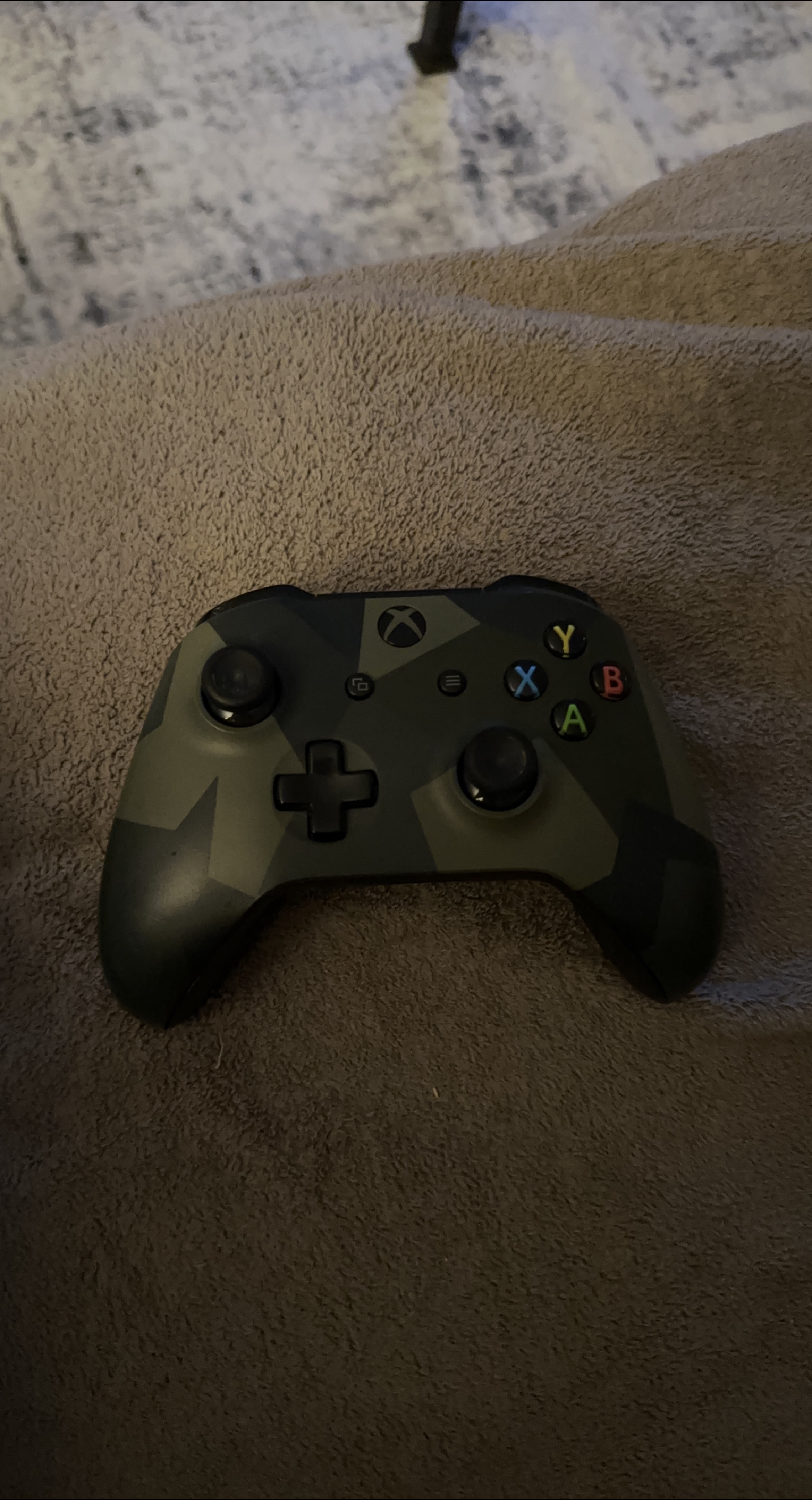 Xbox Wireless Controller - Green/Black Camo