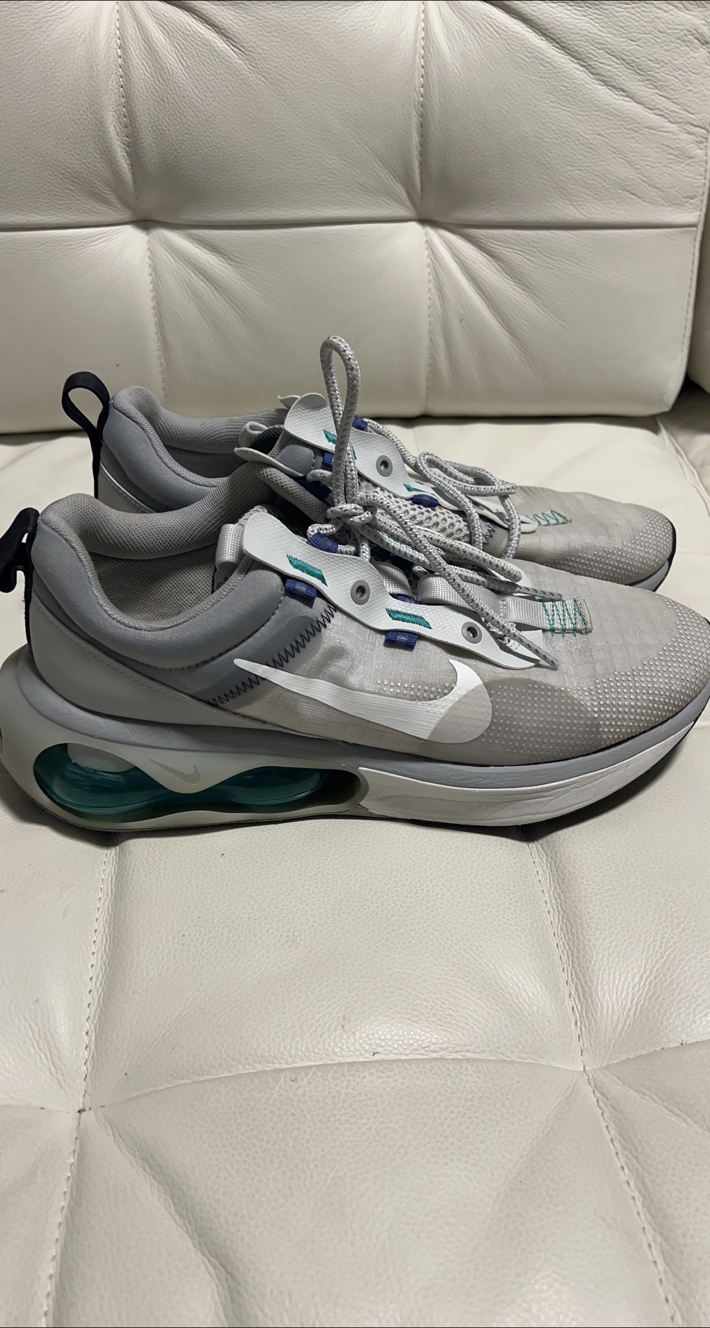 Nike Air Max Aura 4 Grey Sneakers Men’s 10.5 thumbnail